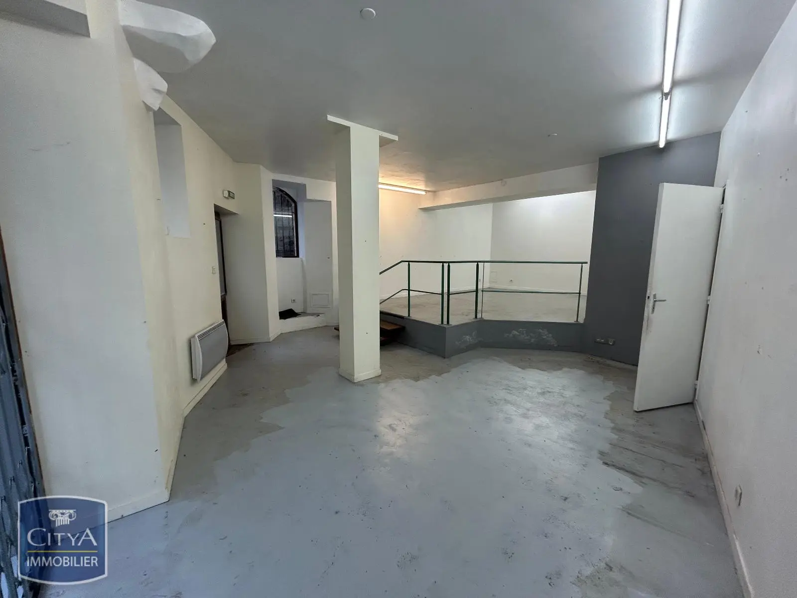 Photo 1 Local Professionnel 1 pièce 39.04m²