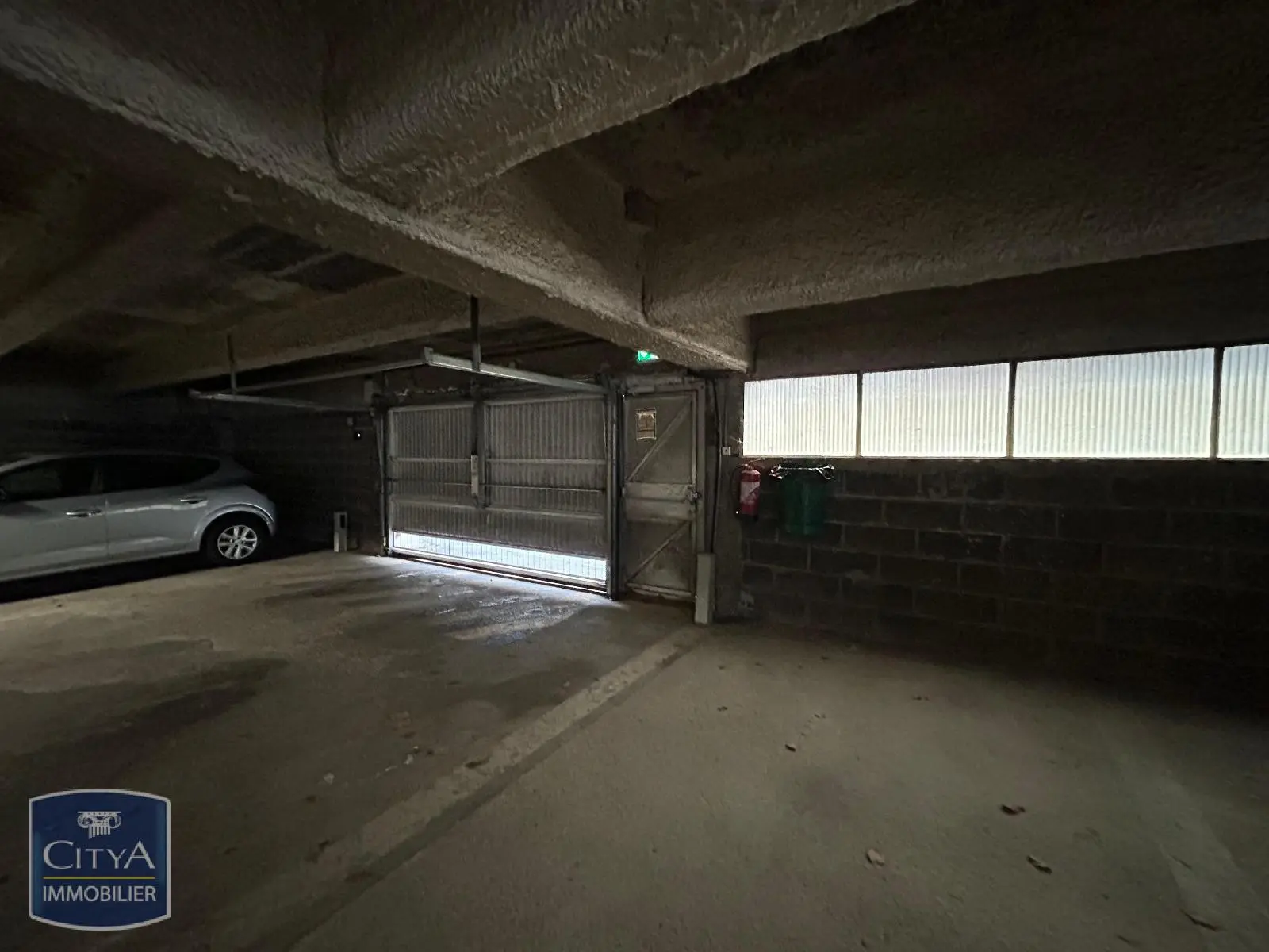 Photo 3 Parking
