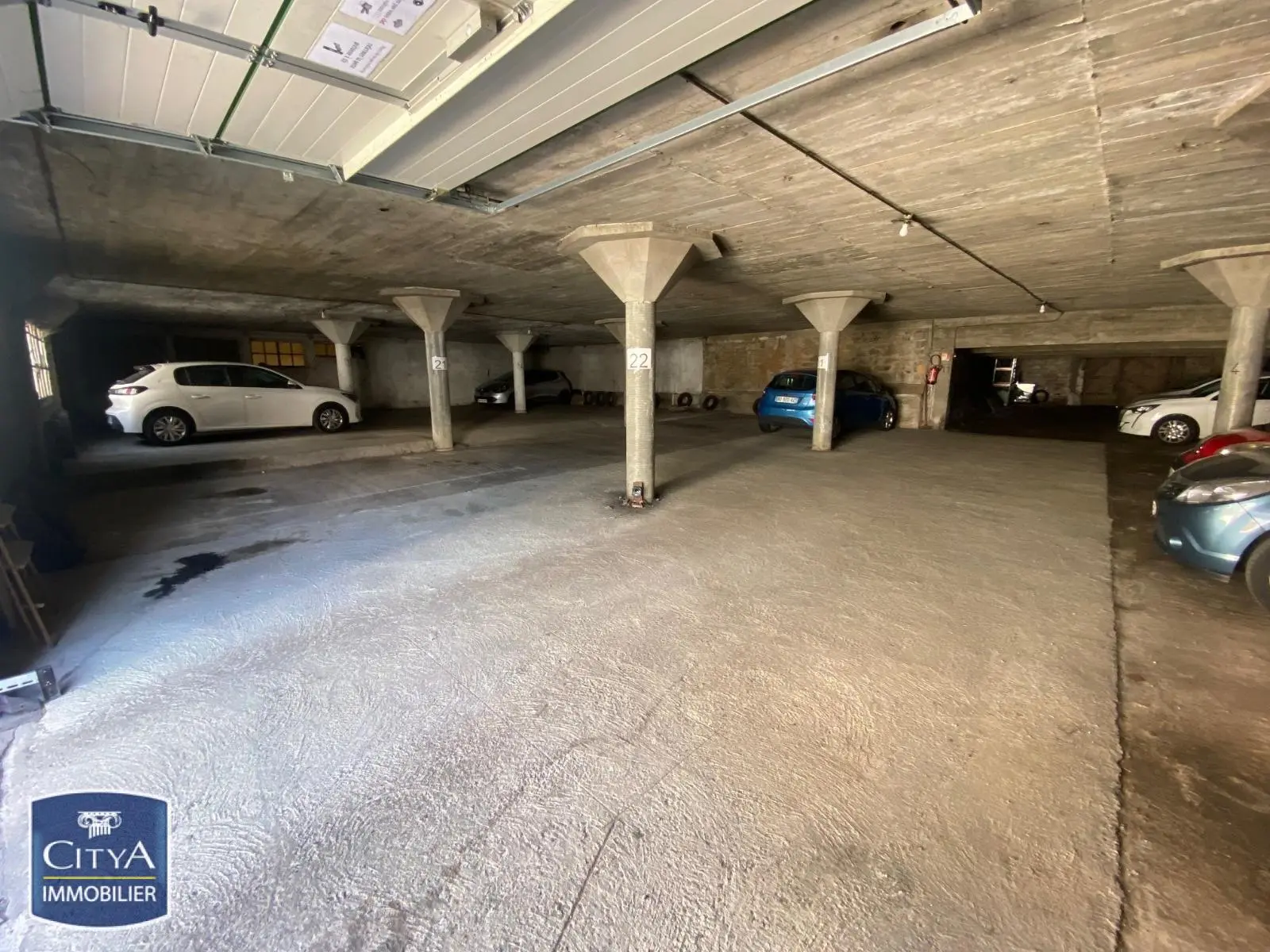 Photo 1 Parking