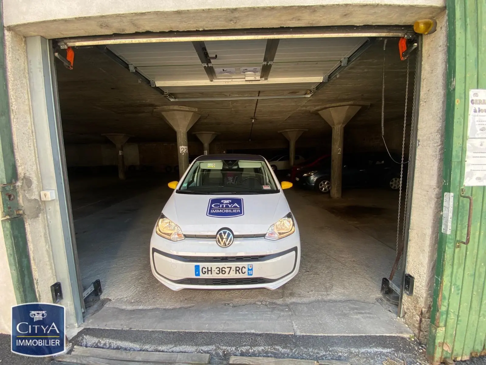 Photo 2 Parking