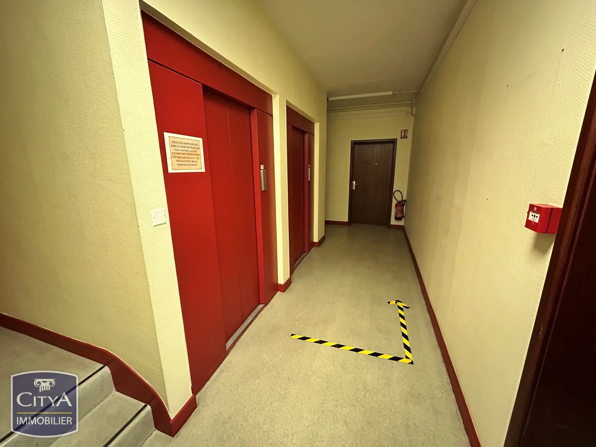 Photo 9 Local Commercial 836m²
