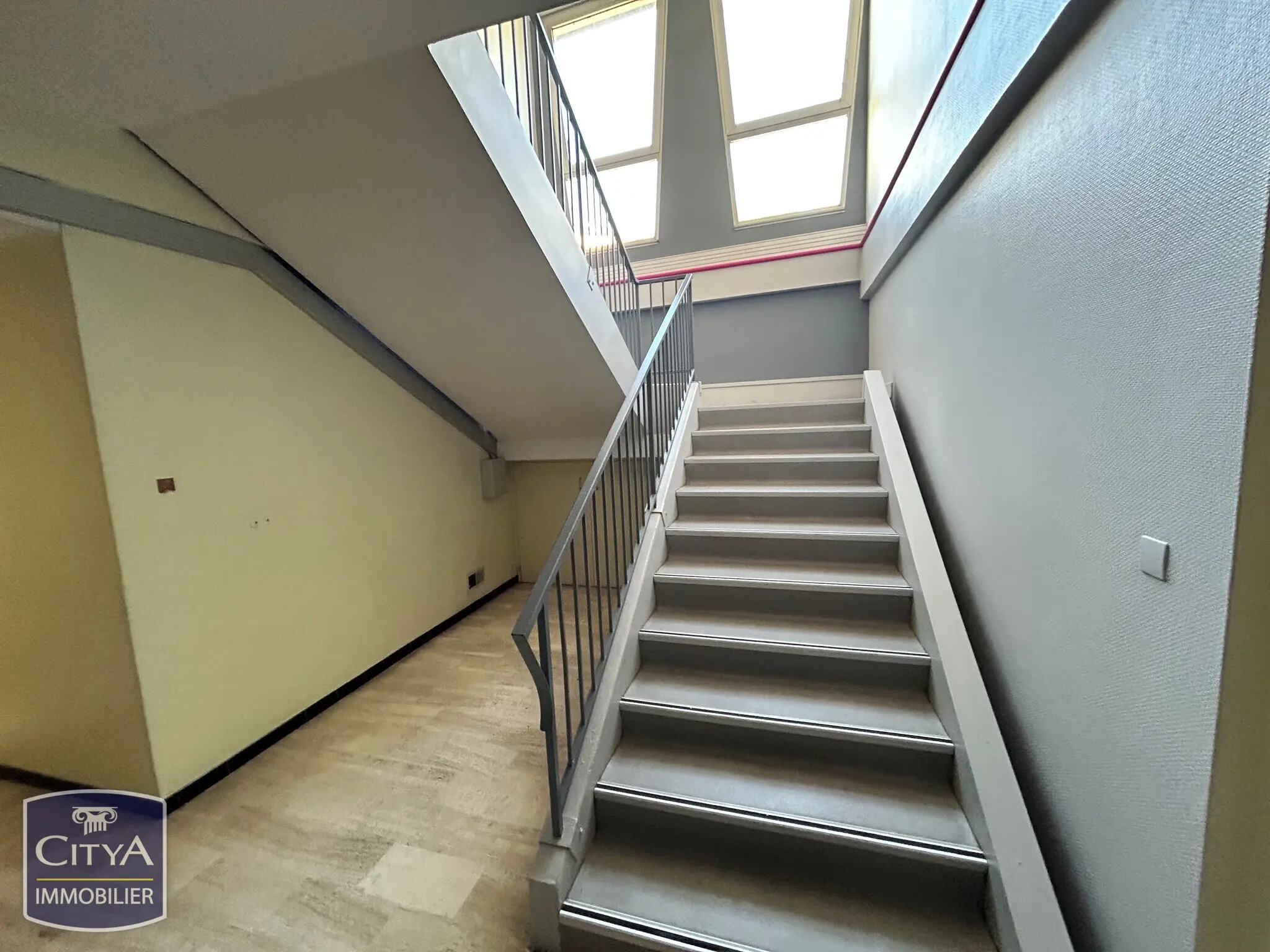 Photo 2 Local Commercial 836m²