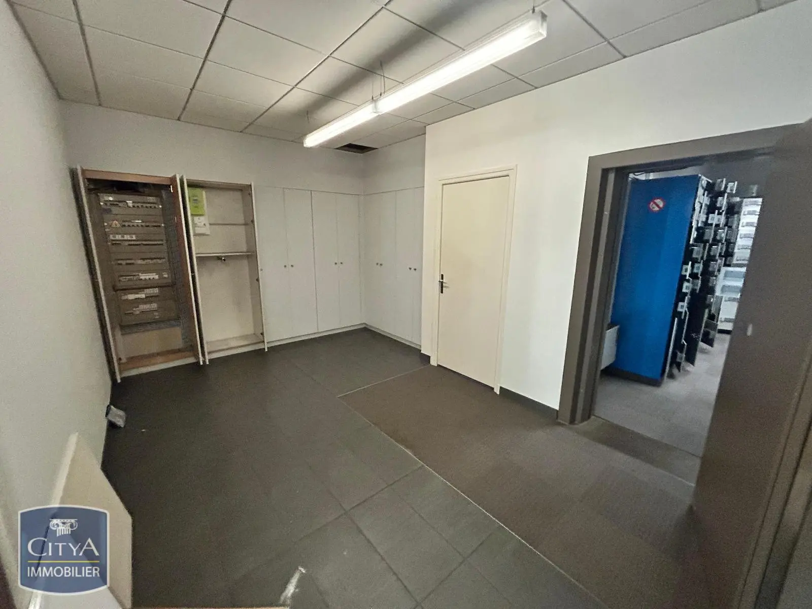 Photo 9 Local Commercial