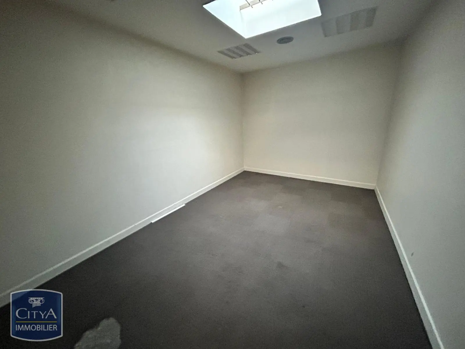 Photo 11 Local Commercial