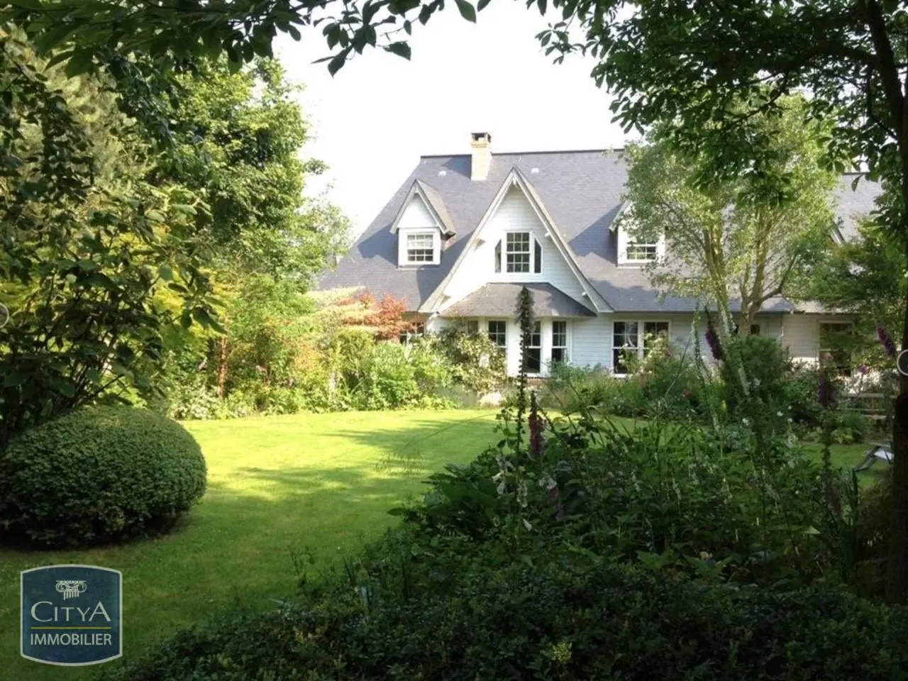 Photo 1 Maison 6 pièces 150m²