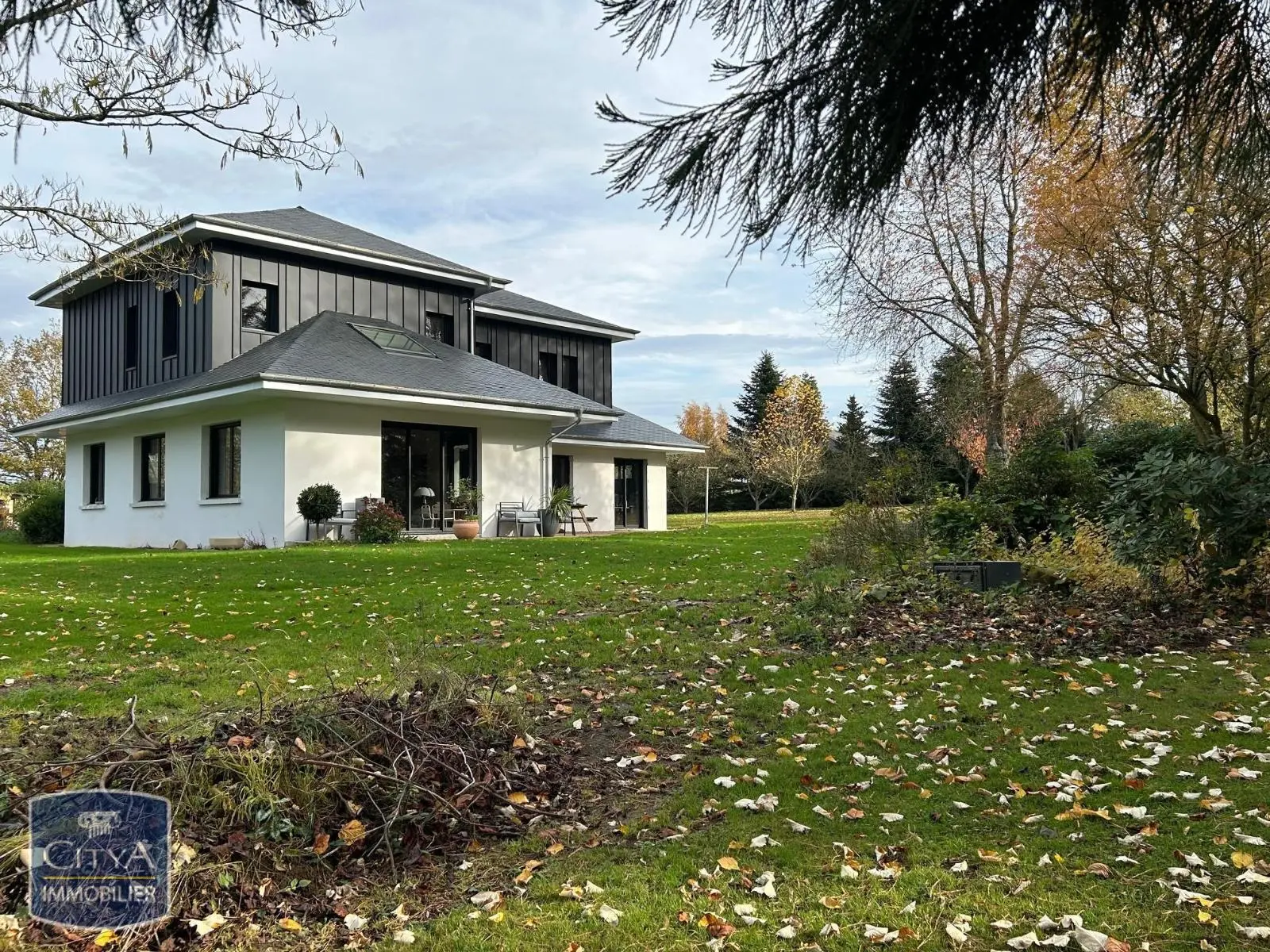 Photo 2 Maison 5 pièces 215m²