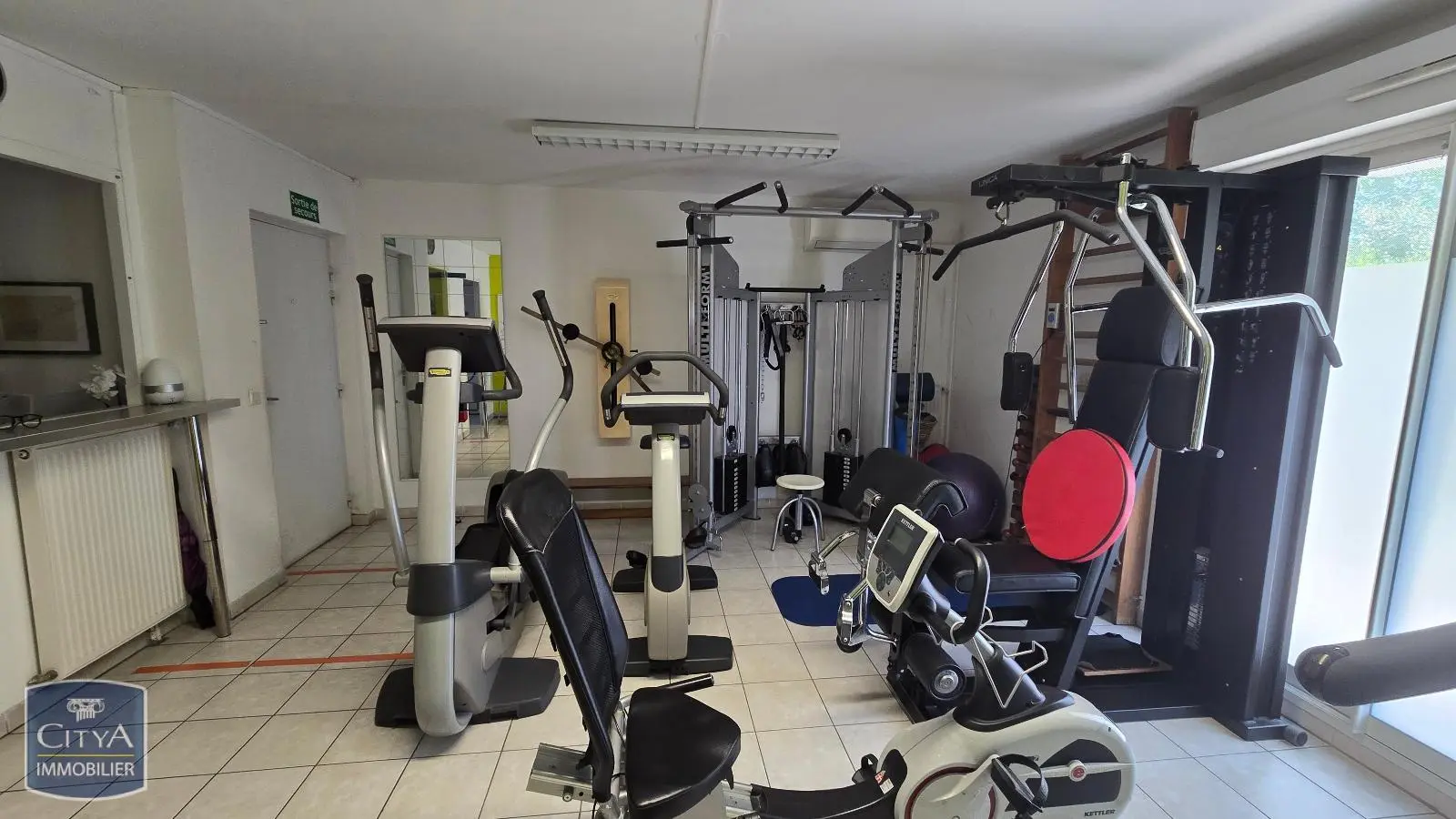 Photo 1 Local Professionnel 3 pièces 67m²