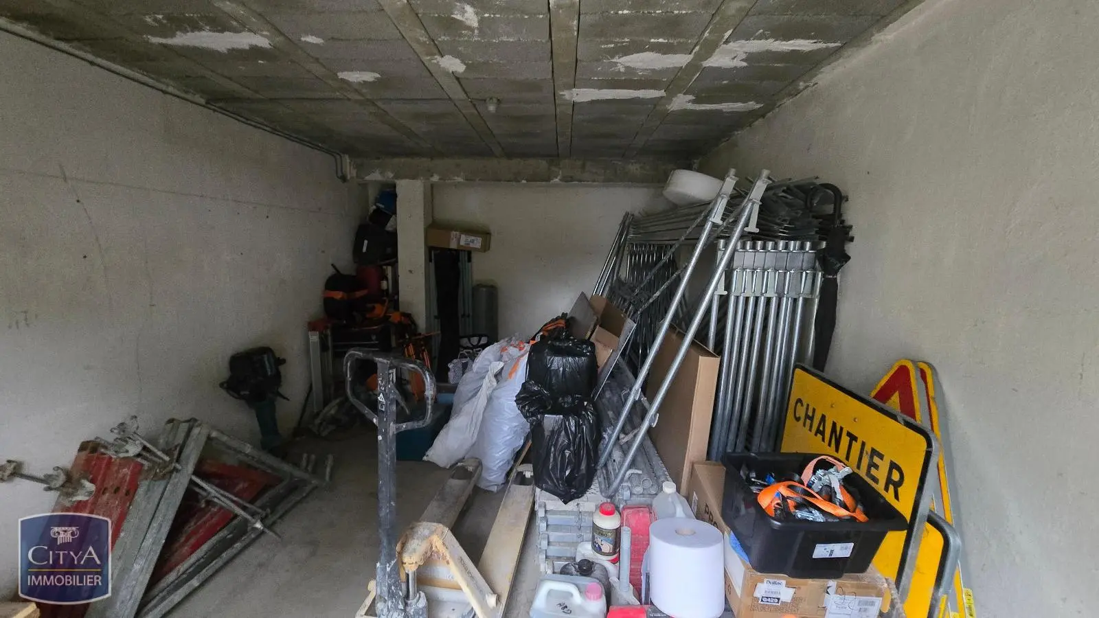 Photo 2 Parking 18m²