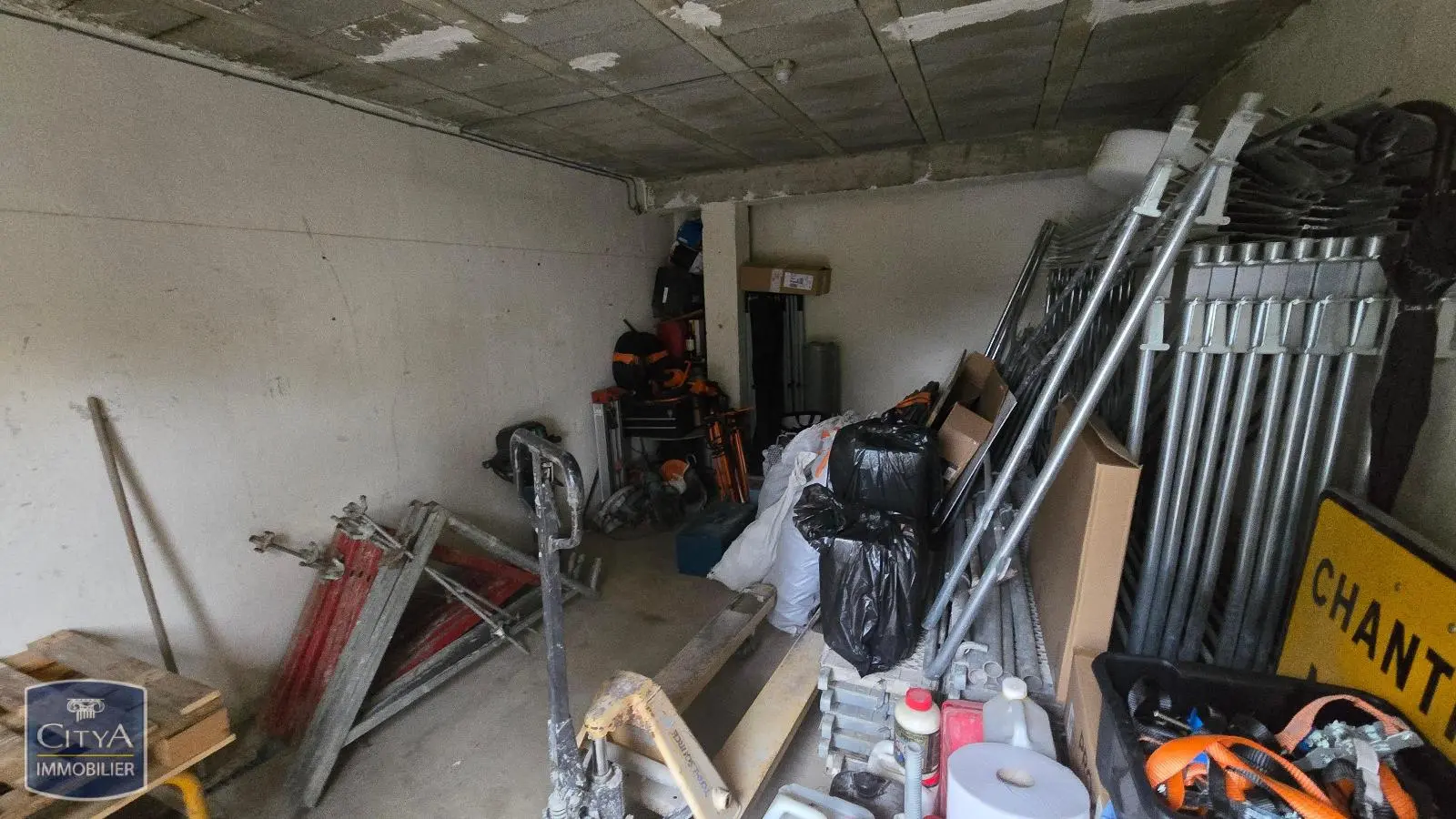 Photo 3 Parking 18m²