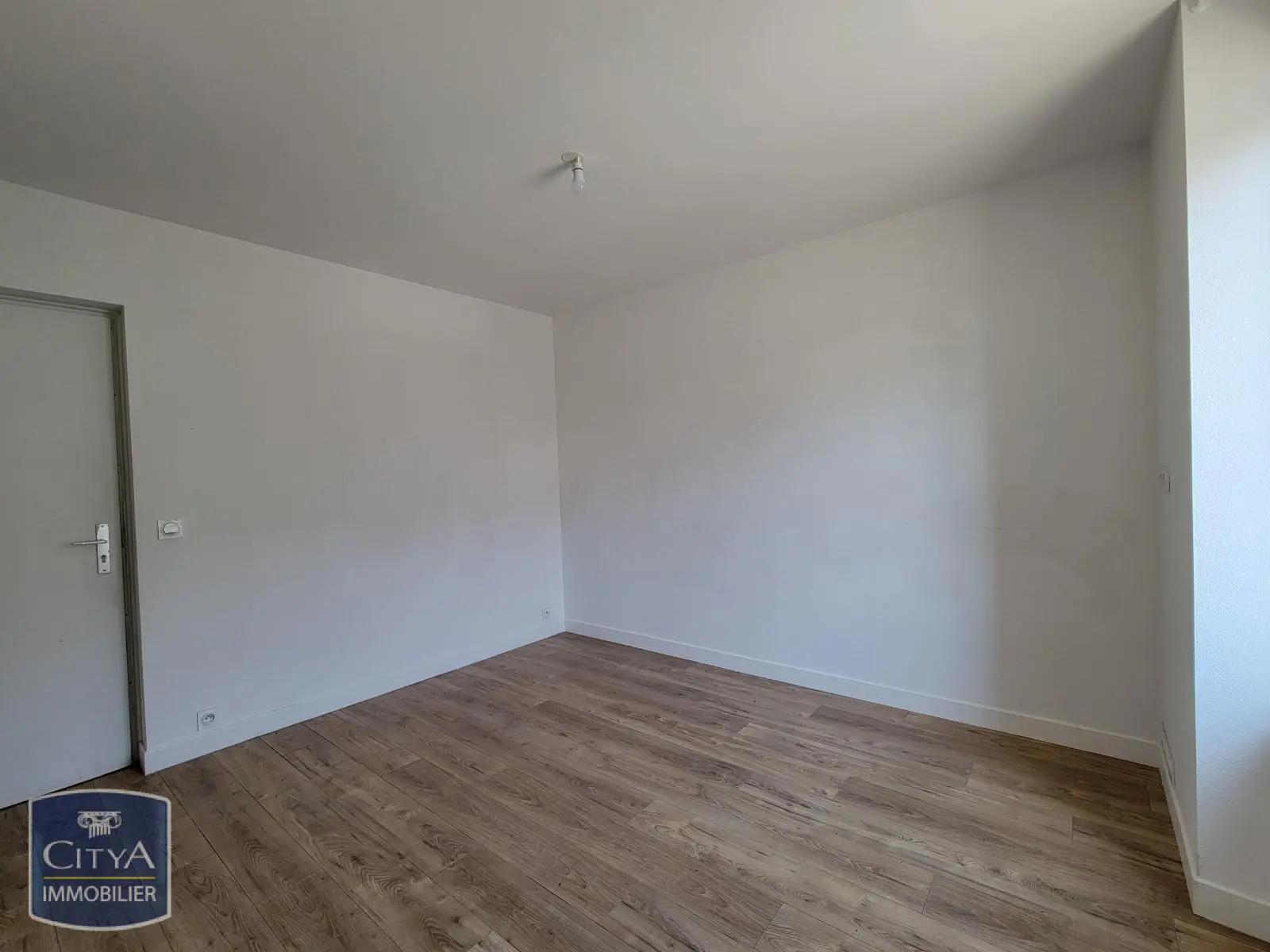 Photo 2 Appartement 1 pièce 17.49m²