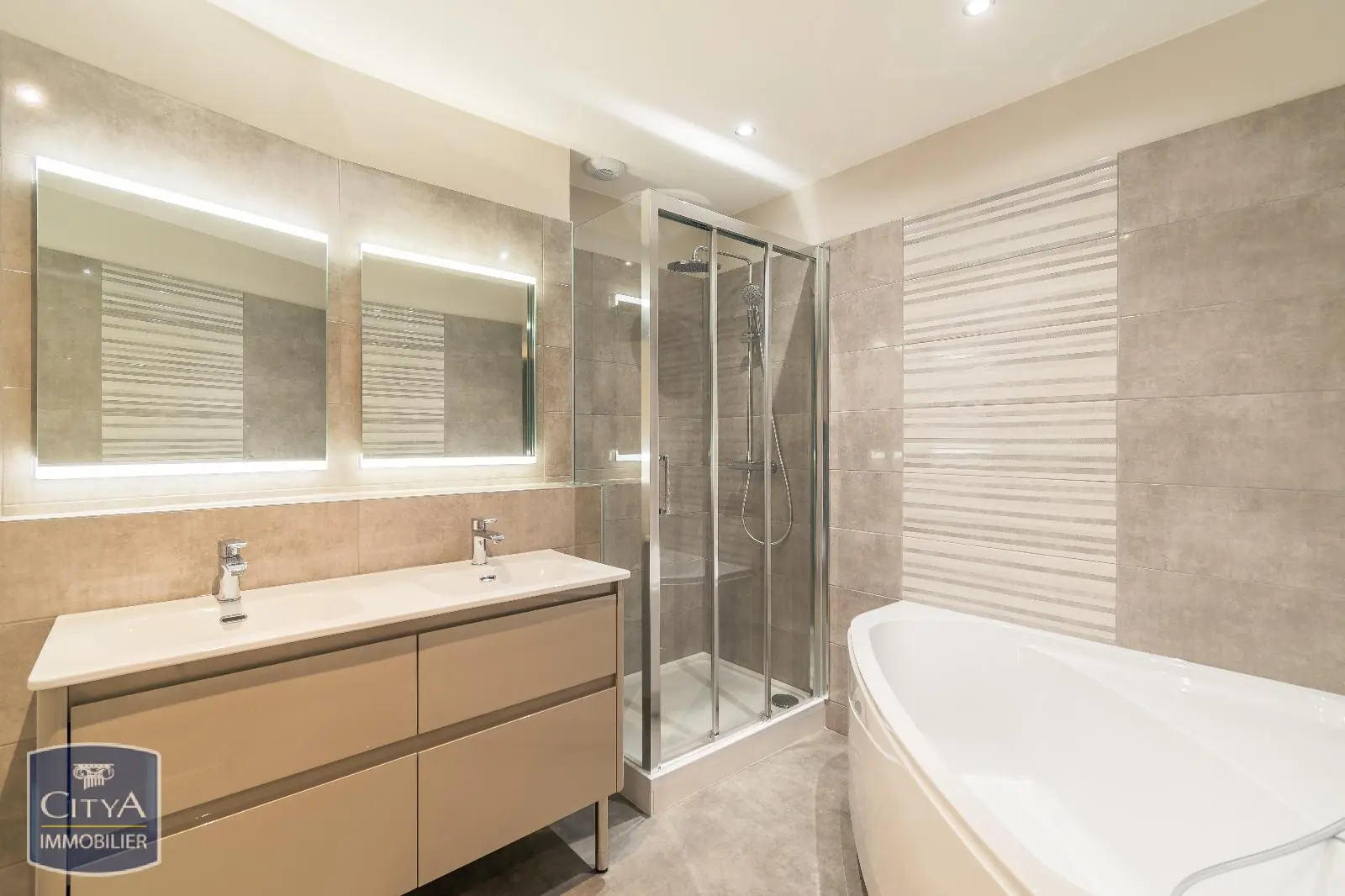 APPARTEMENT T5 - SAINT MICHEL