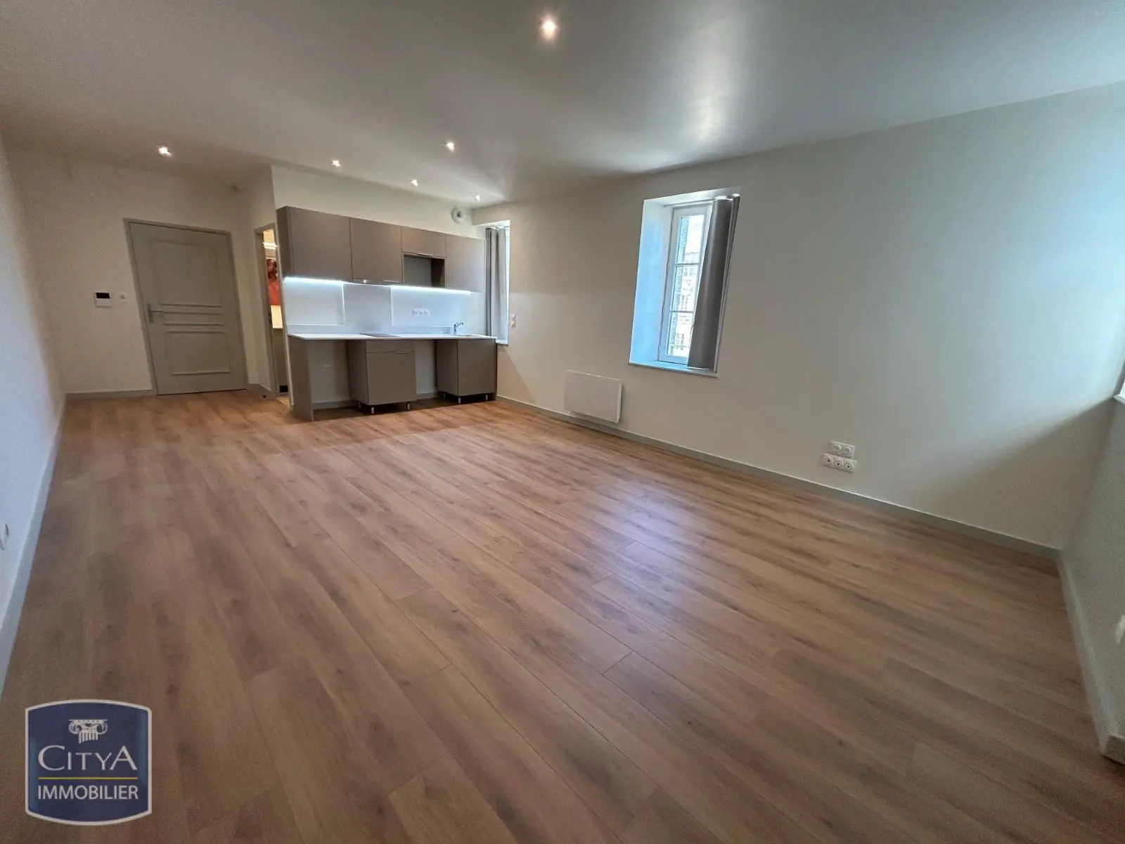 Photo 1 Appartement 1 pièce 35.26m²