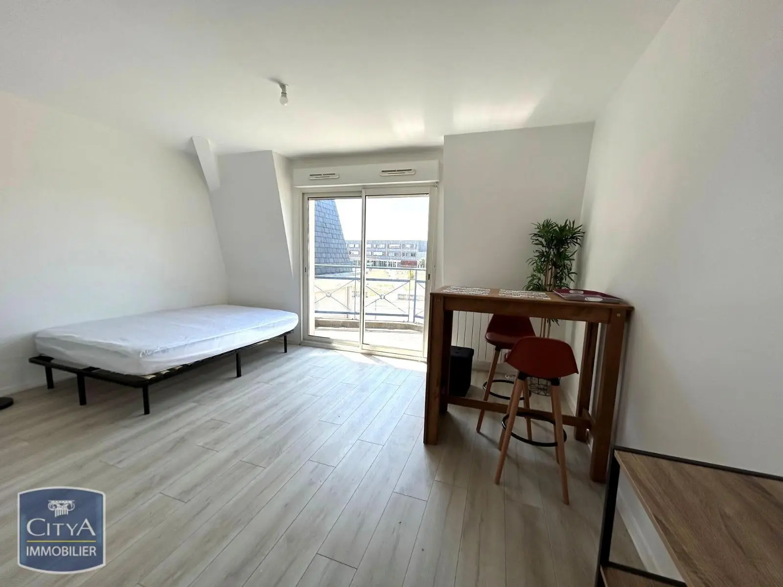 Photo 2 Appartement 1 pièce 24.06m²