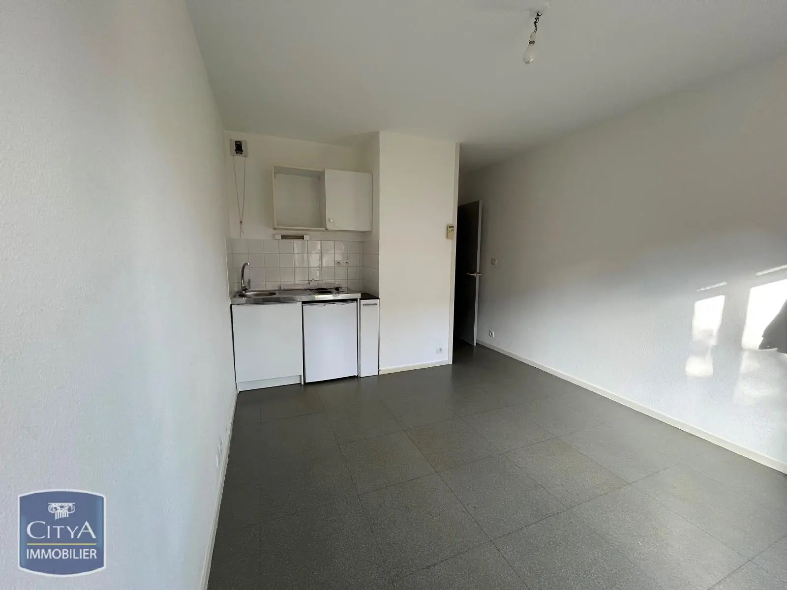 Photo 2 Appartement 1 pièce 21.64m²