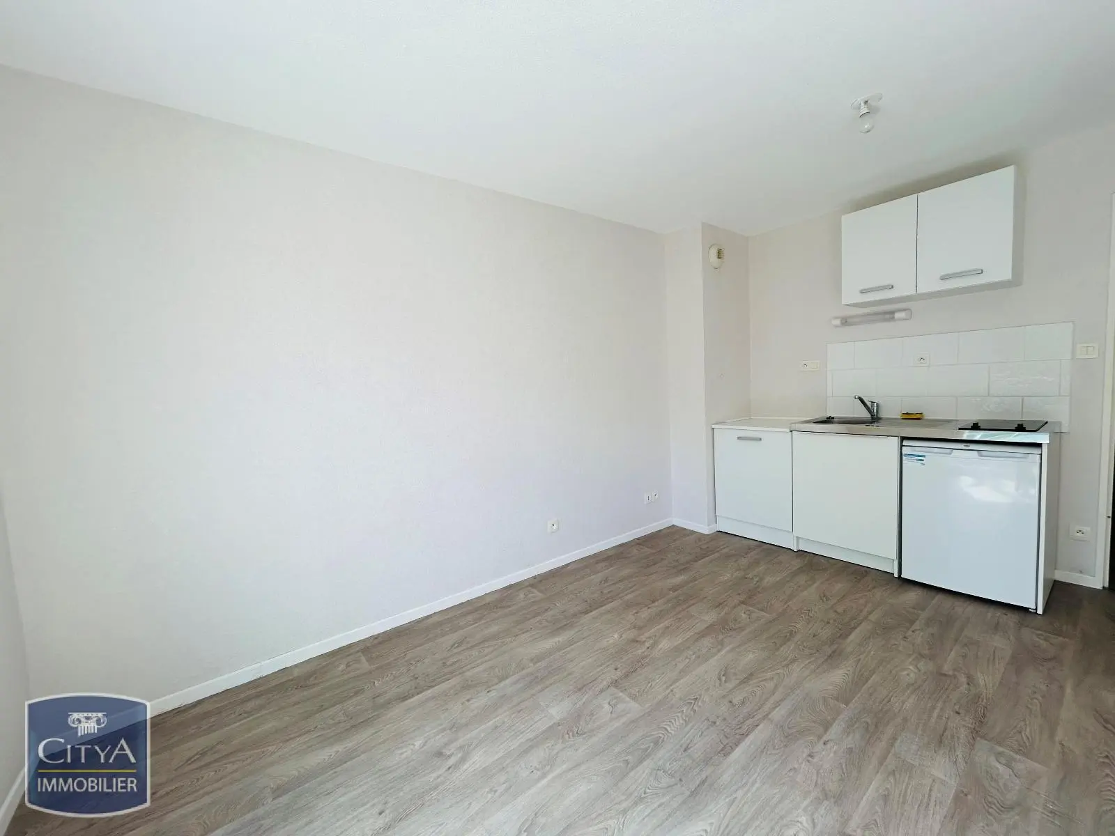 Photo 2 Appartement 1 pièce 23.38m²