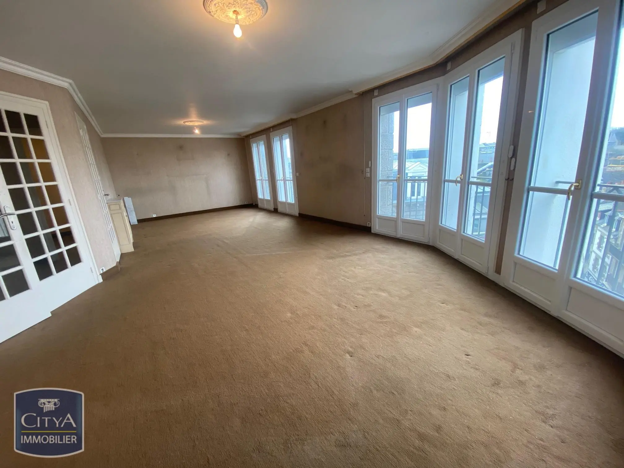 Photo 3 Appartement 6 pièces 131m²