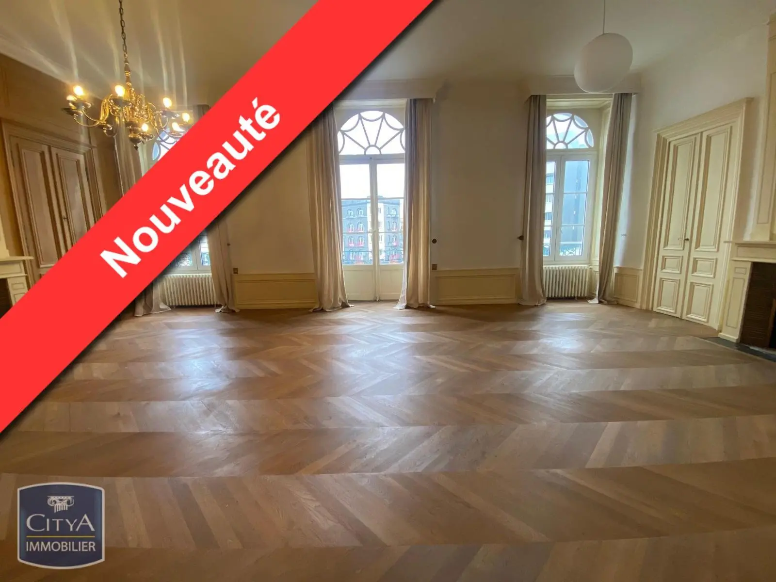 Photo 1 Appartement 6 pièces 168m²