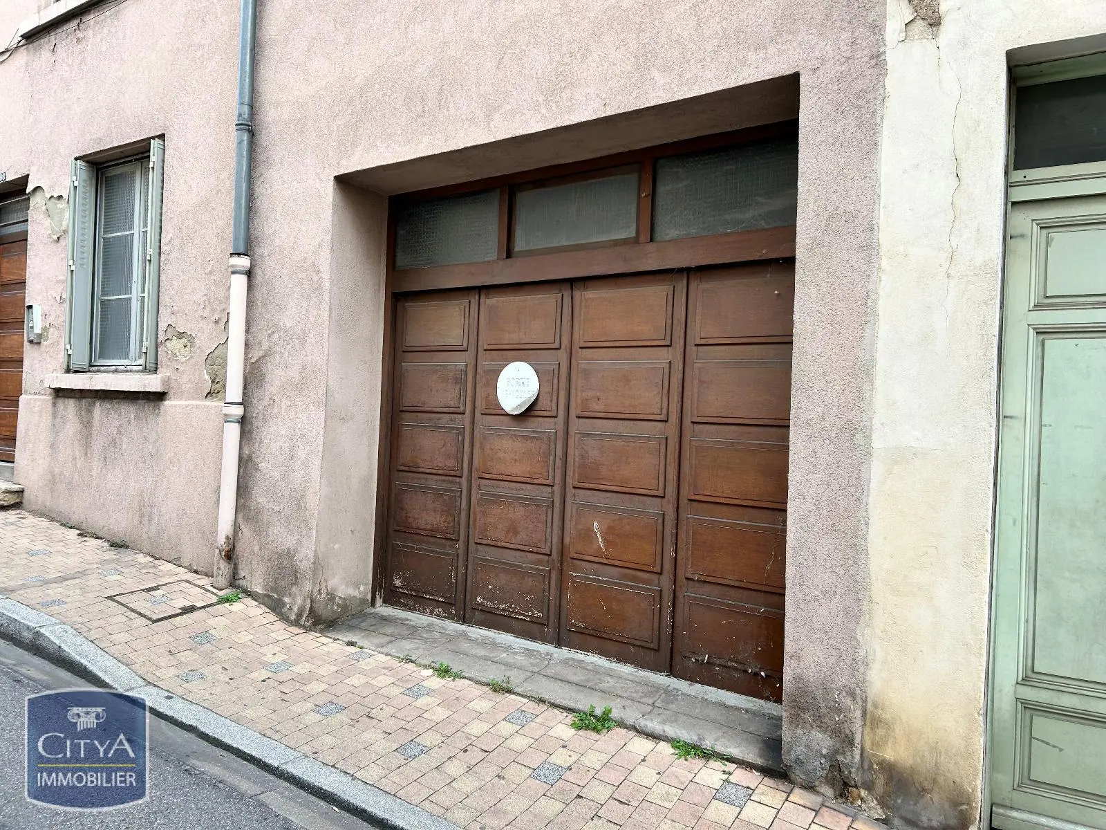 Photo 3 Parking