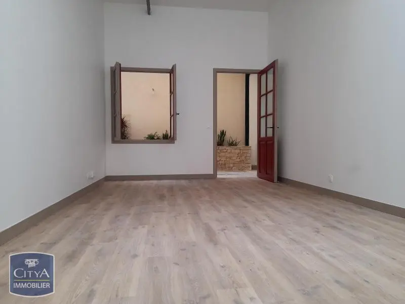 Photo 3 Local Professionnel 27m²