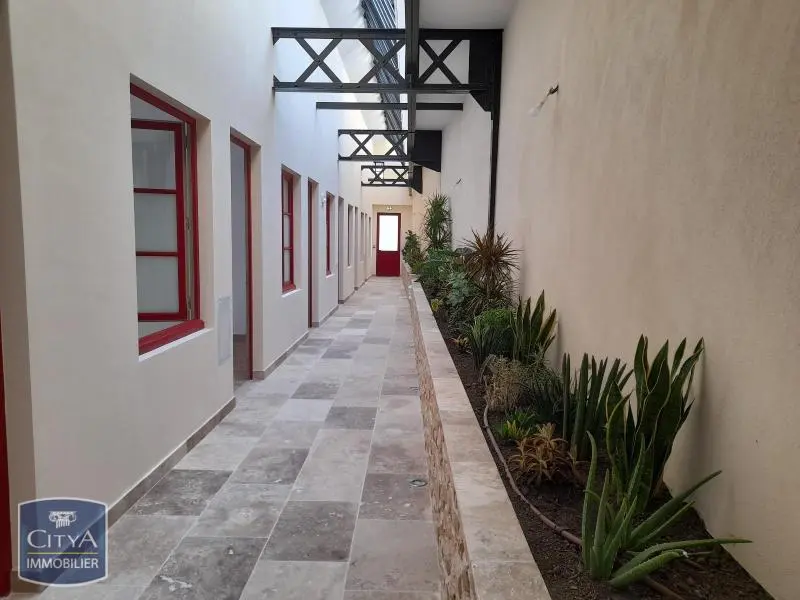 Photo 1 Local Professionnel 27m²