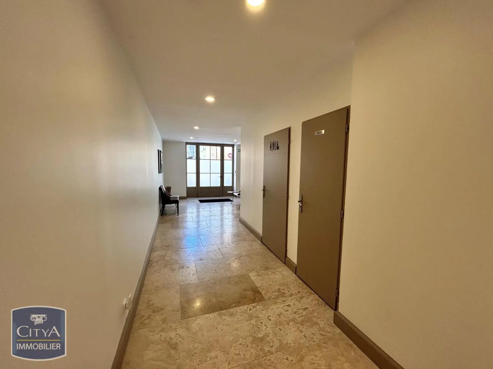 Photo 6 Local Professionnel 1 pièce 29m²