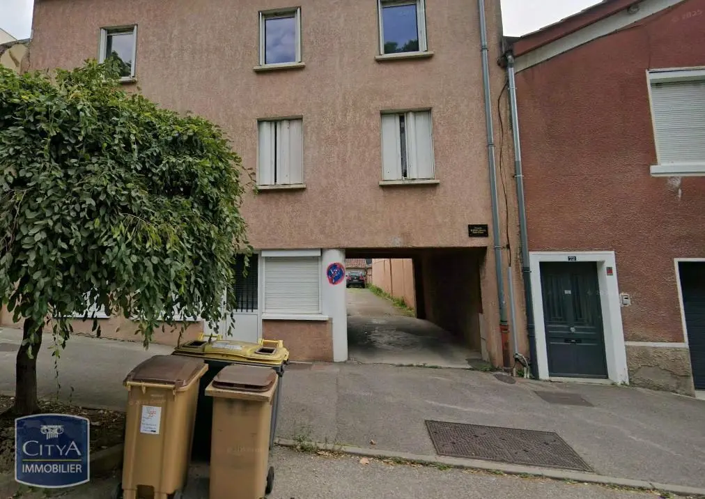 Photo 1 Parking