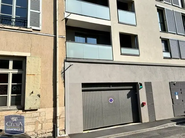 Photo 2 Parking