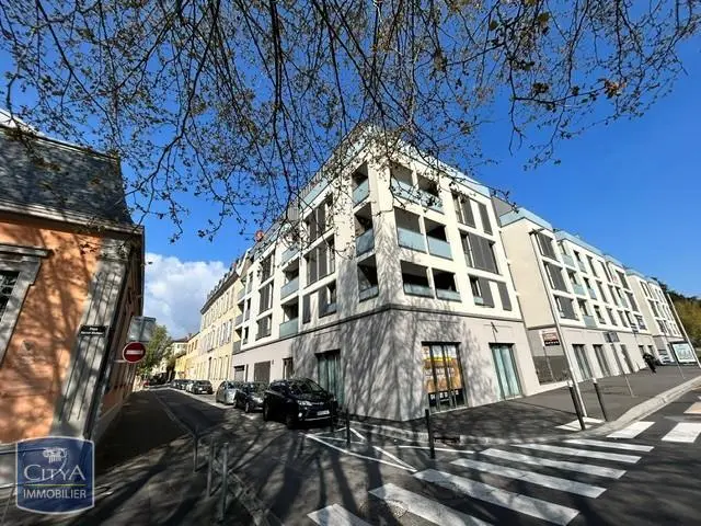 Photo 1 Parking