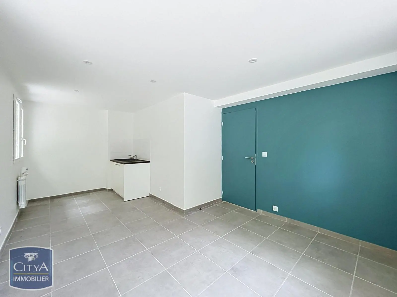 Photo 1 Local Professionnel 45.05m²