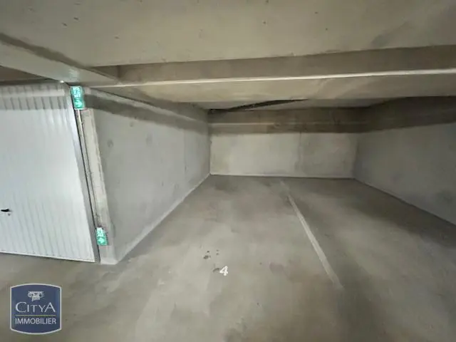 Photo 3 Parking