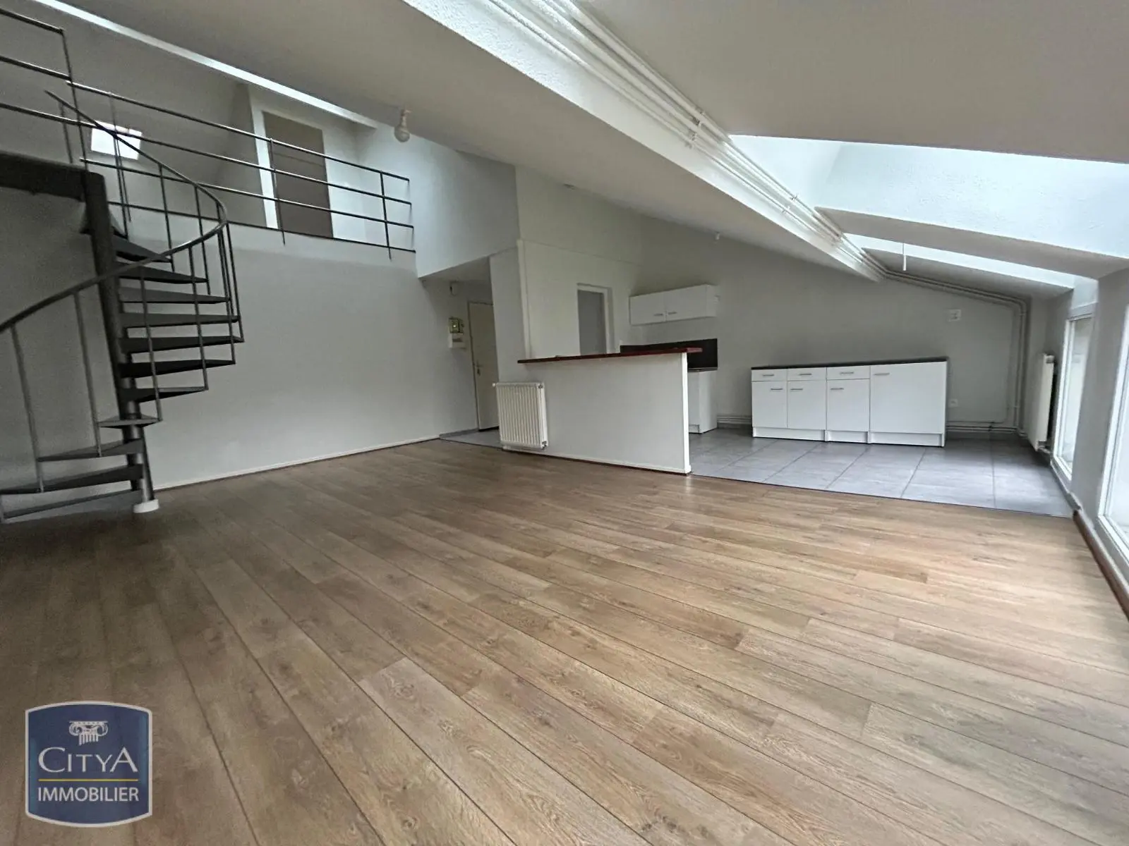 Photo 1 Appartement 4 pièces 97.51m²