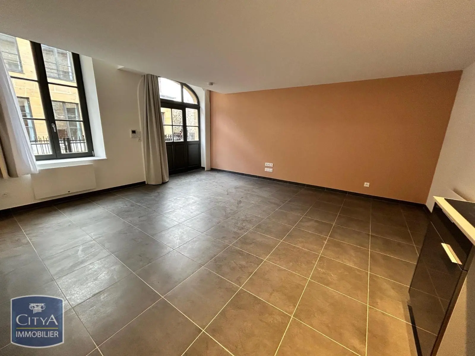 Photo 2 Appartement 1 pièce 34.8m²