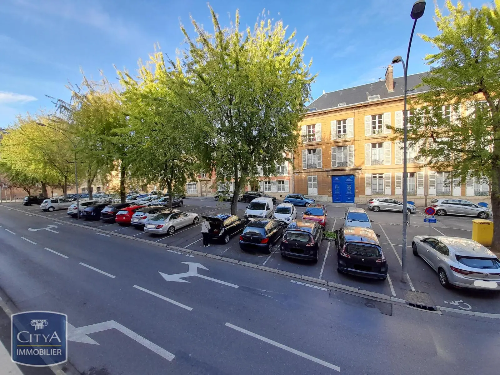 Photo 1 Parking