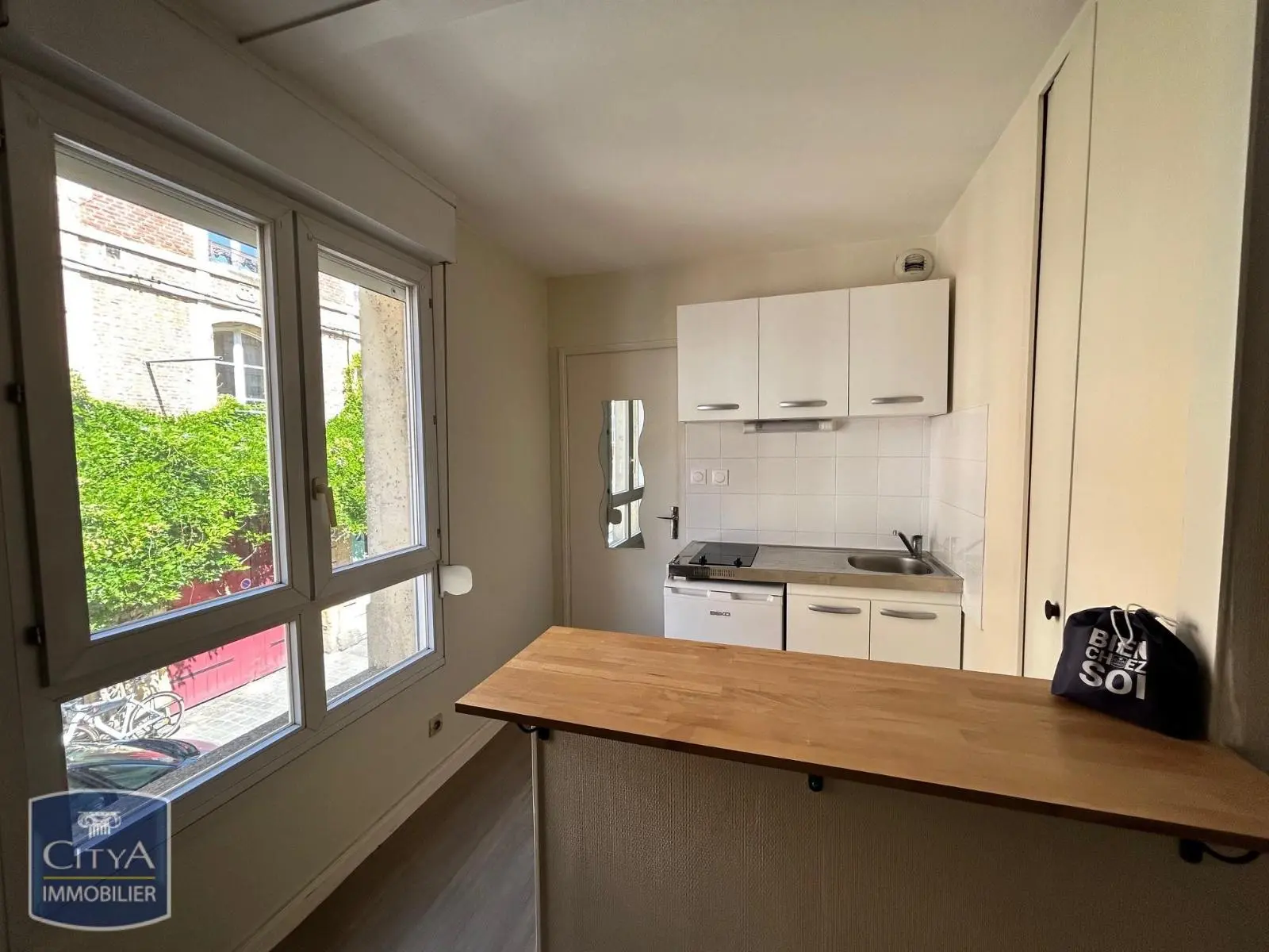 Photo 1 Appartement 1 pièce 29.93m²