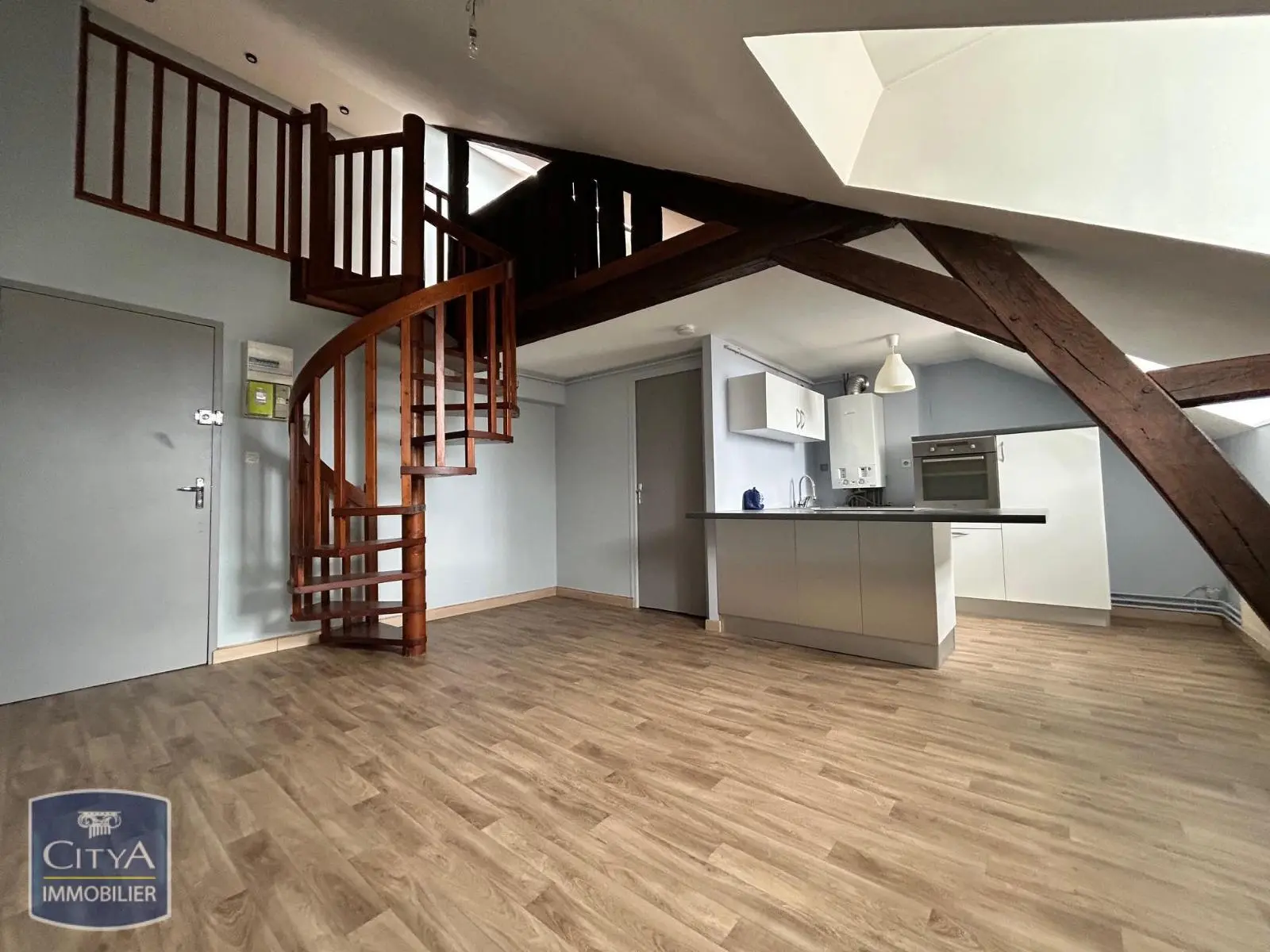 Photo 1 Appartement 1 pièce 30.85m²