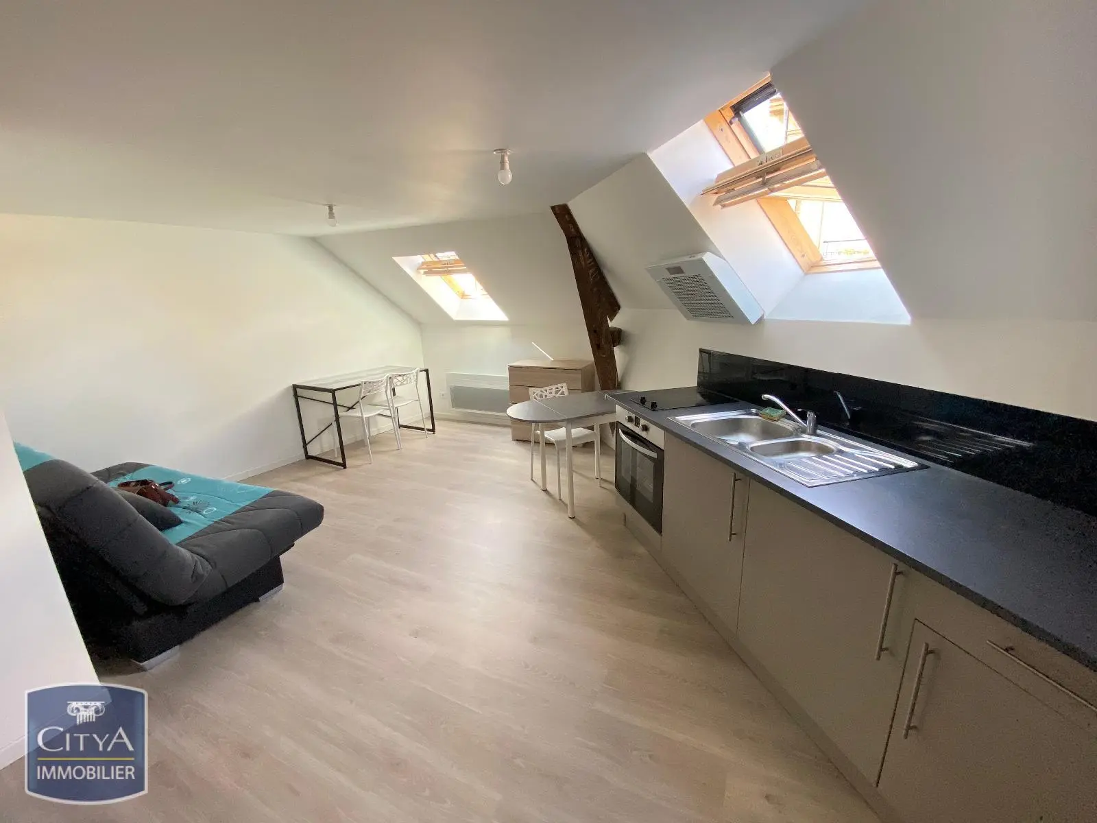 Photo 2 Appartement 1 pièce 17.84m²