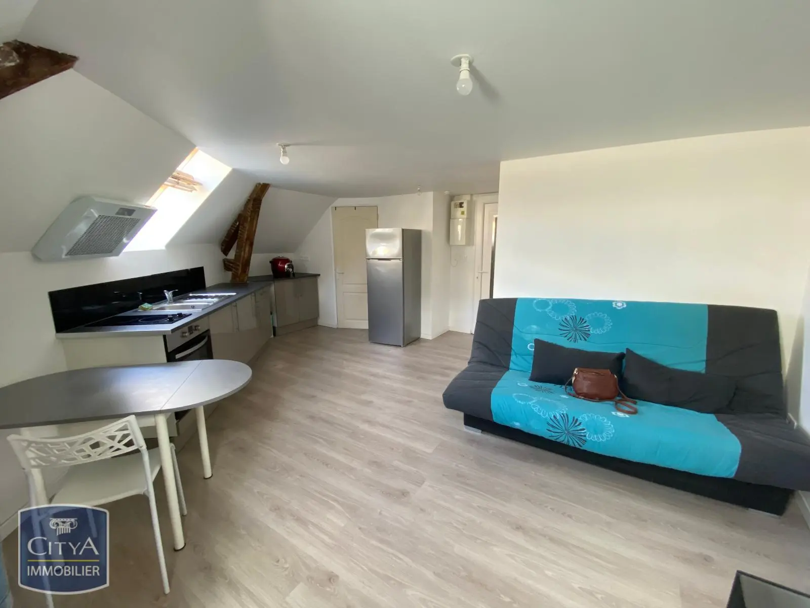 Photo 1 Appartement 1 pièce 17.84m²