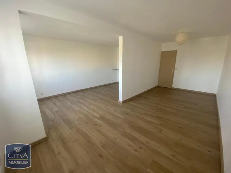 Photo 2 Appartement 1 pièce 45.97m²