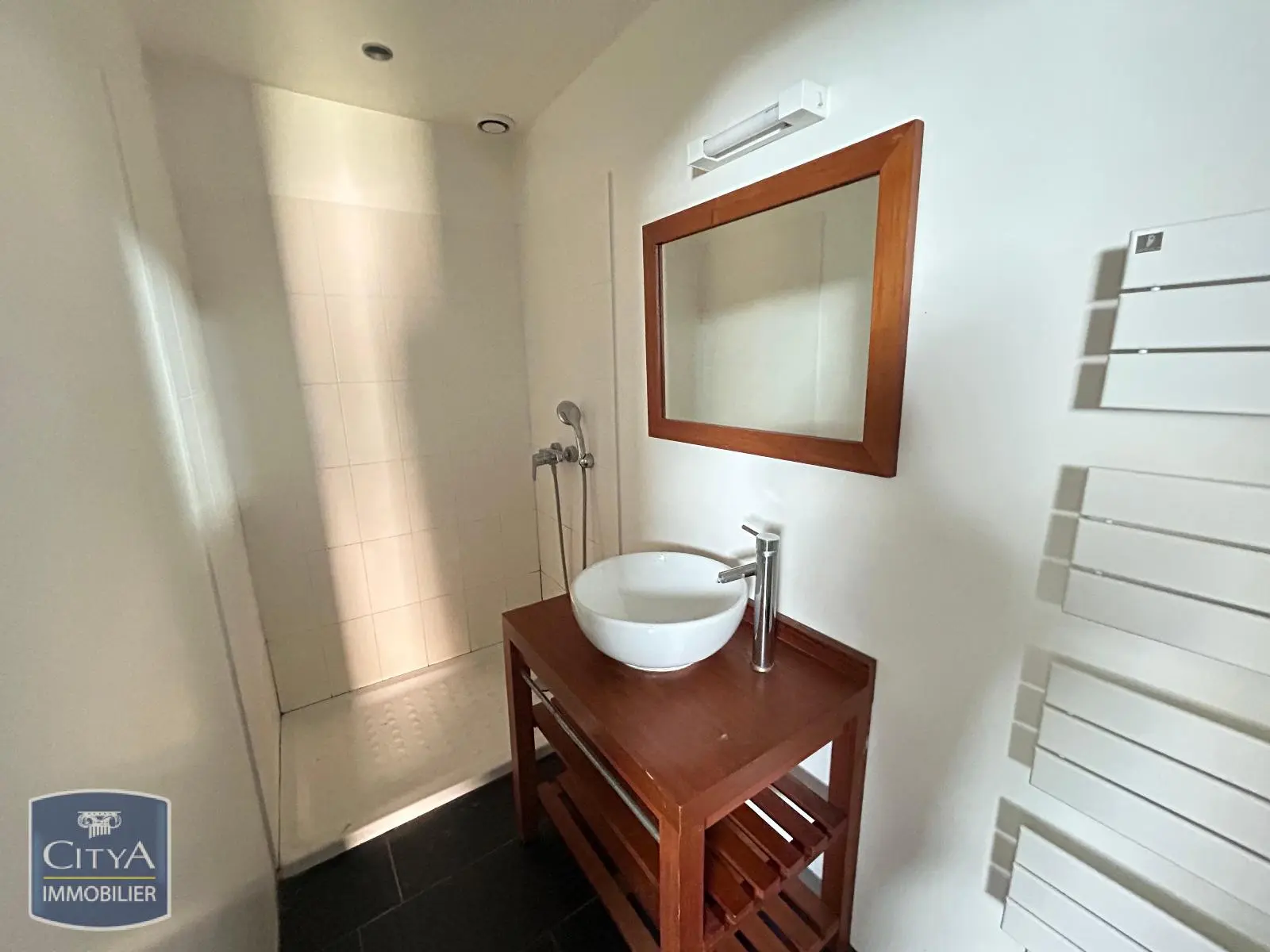 Photo 1 Appartement 1 pièce 27.49m²