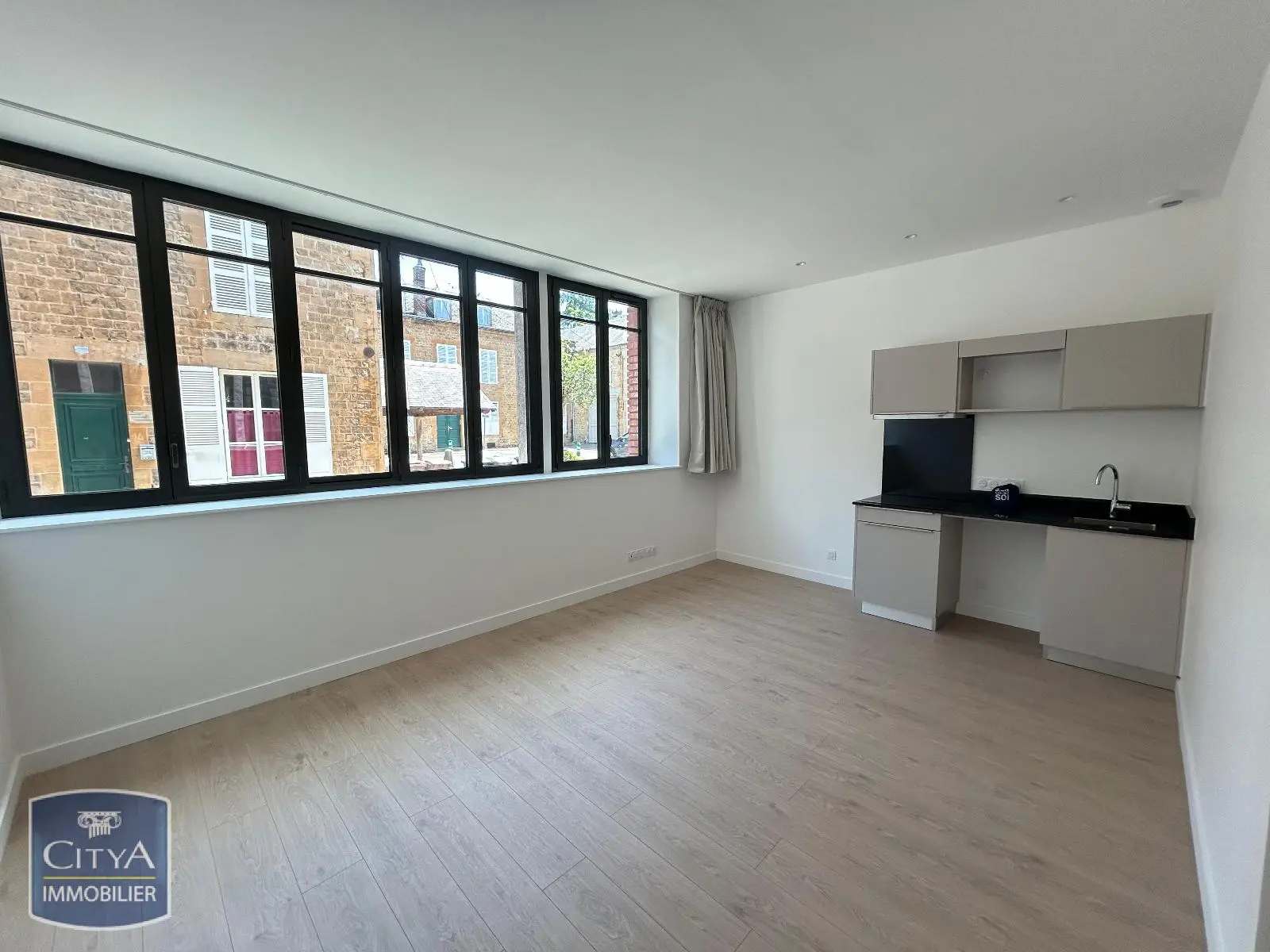 Photo 1 Appartement 1 pièce 28.41m²