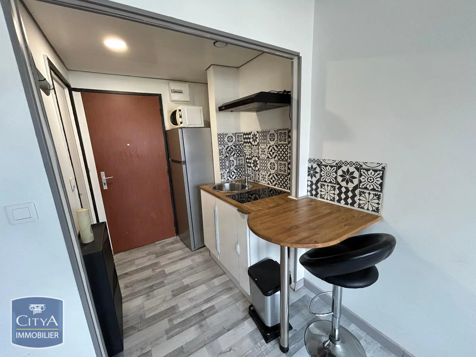 Photo 1 Appartement 1 pièce 16.48m²
