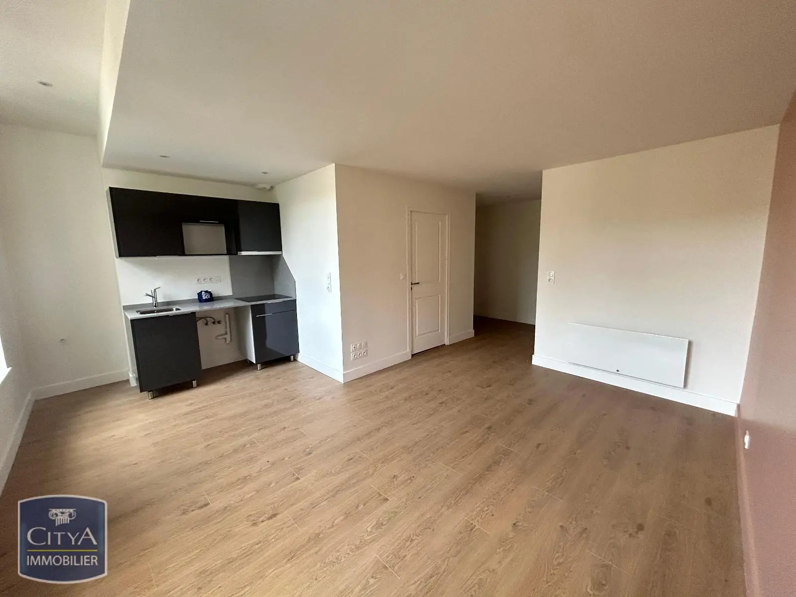 Photo 2 Appartement 1 pièce 29.78m²