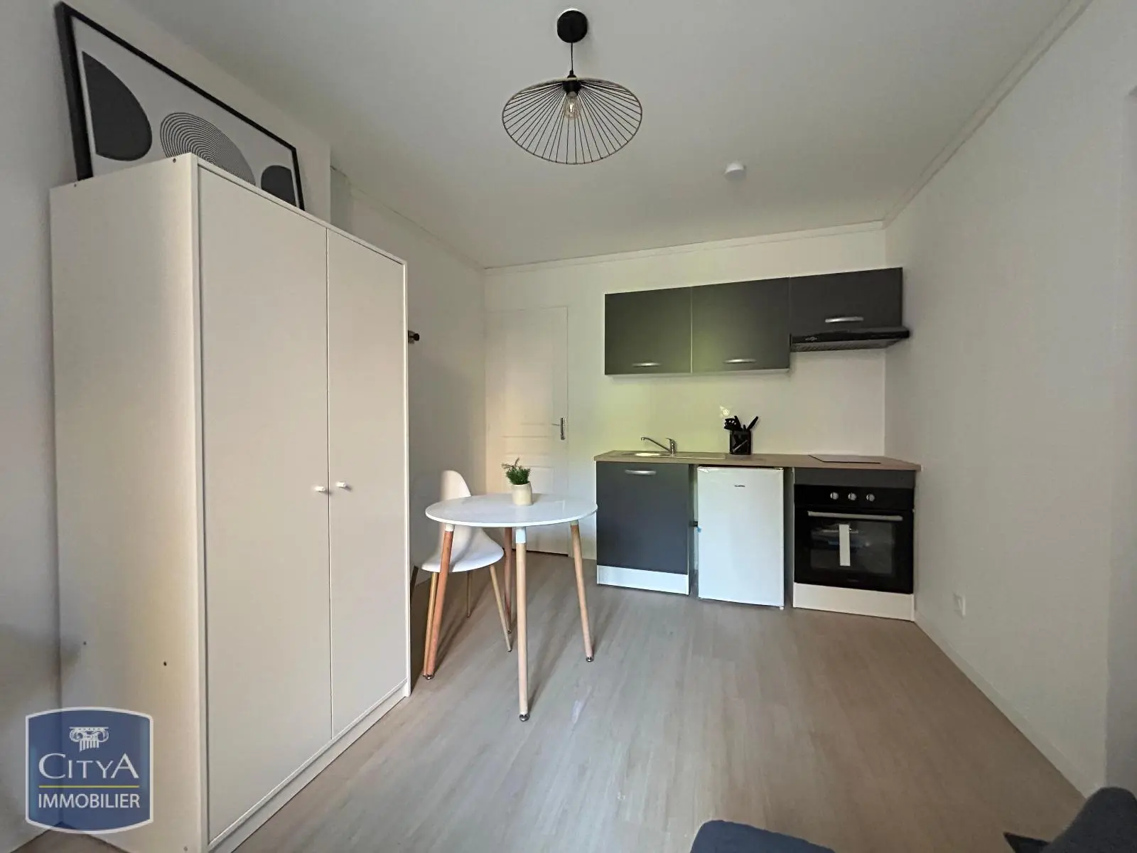 Photo 1 Appartement 1 pièce 14.88m²