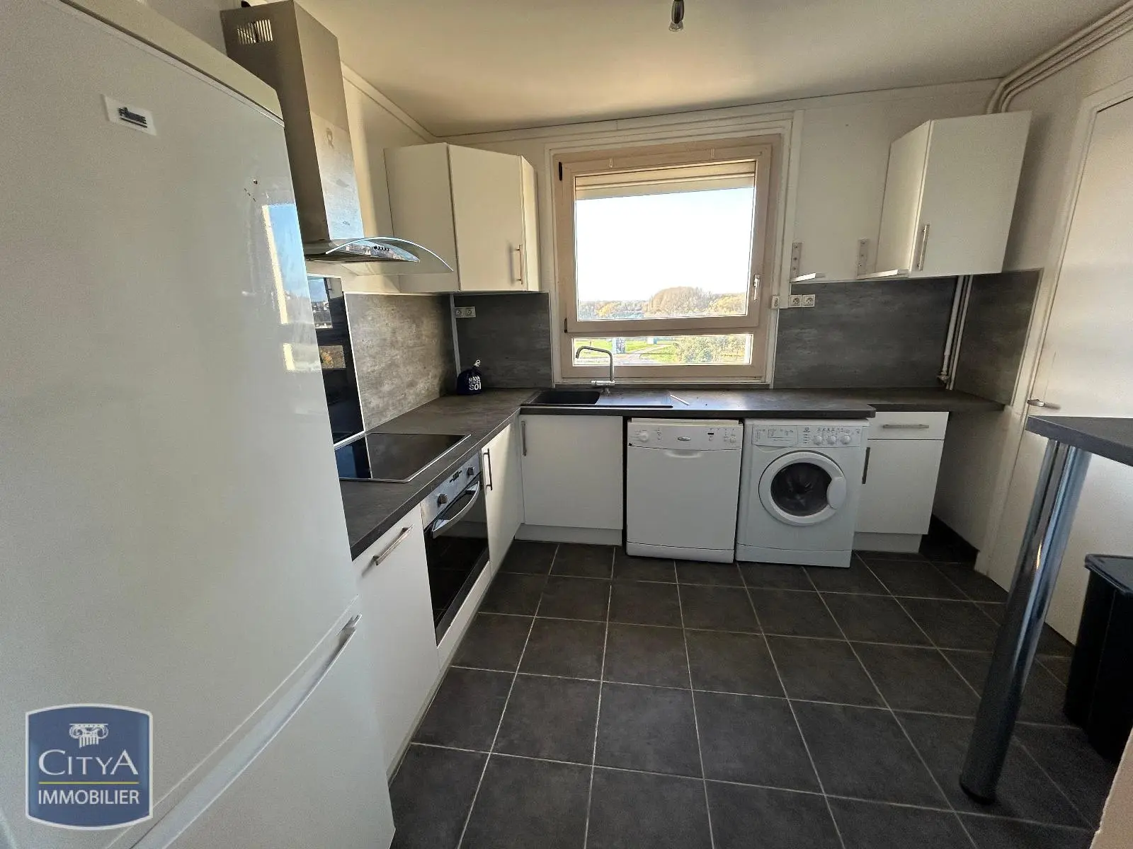 Photo 2 Appartement 4 pièces 77.4m²