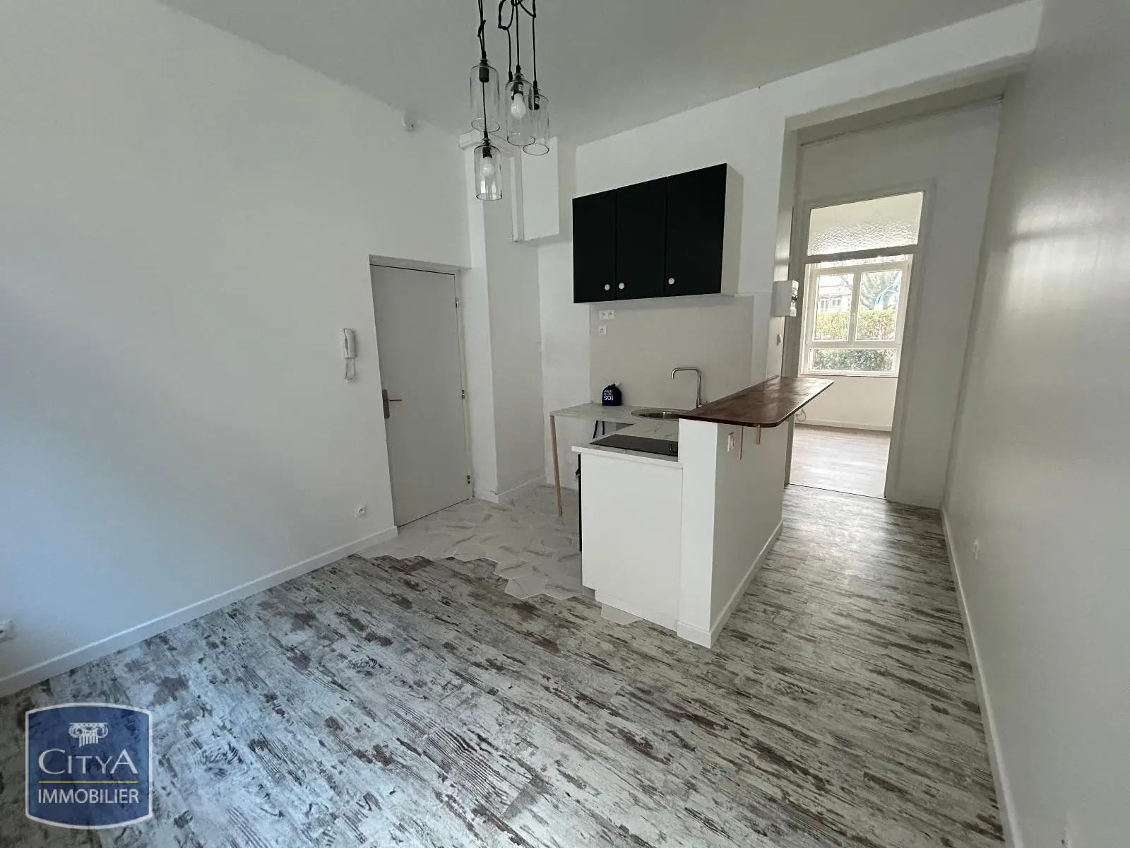 Photo 1 Appartement 1 pièce 28.66m²