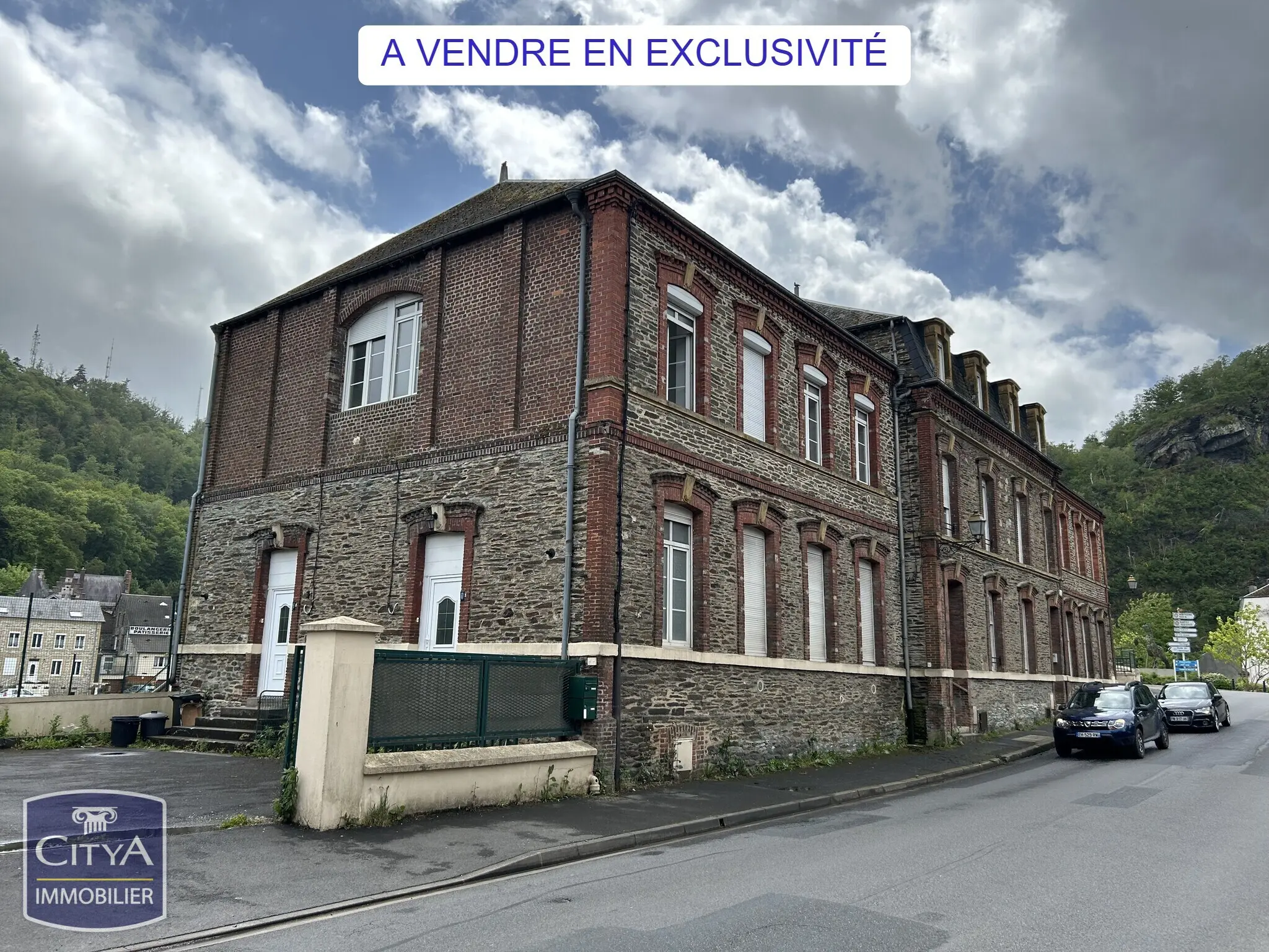 Photo 1 Immeuble 645.4m²
