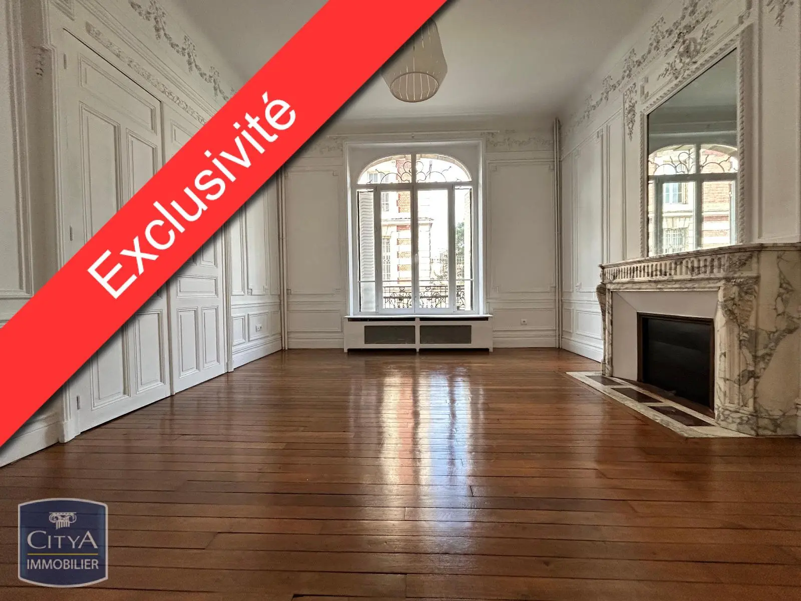 Photo 1 Maison 9 pièces 260m²