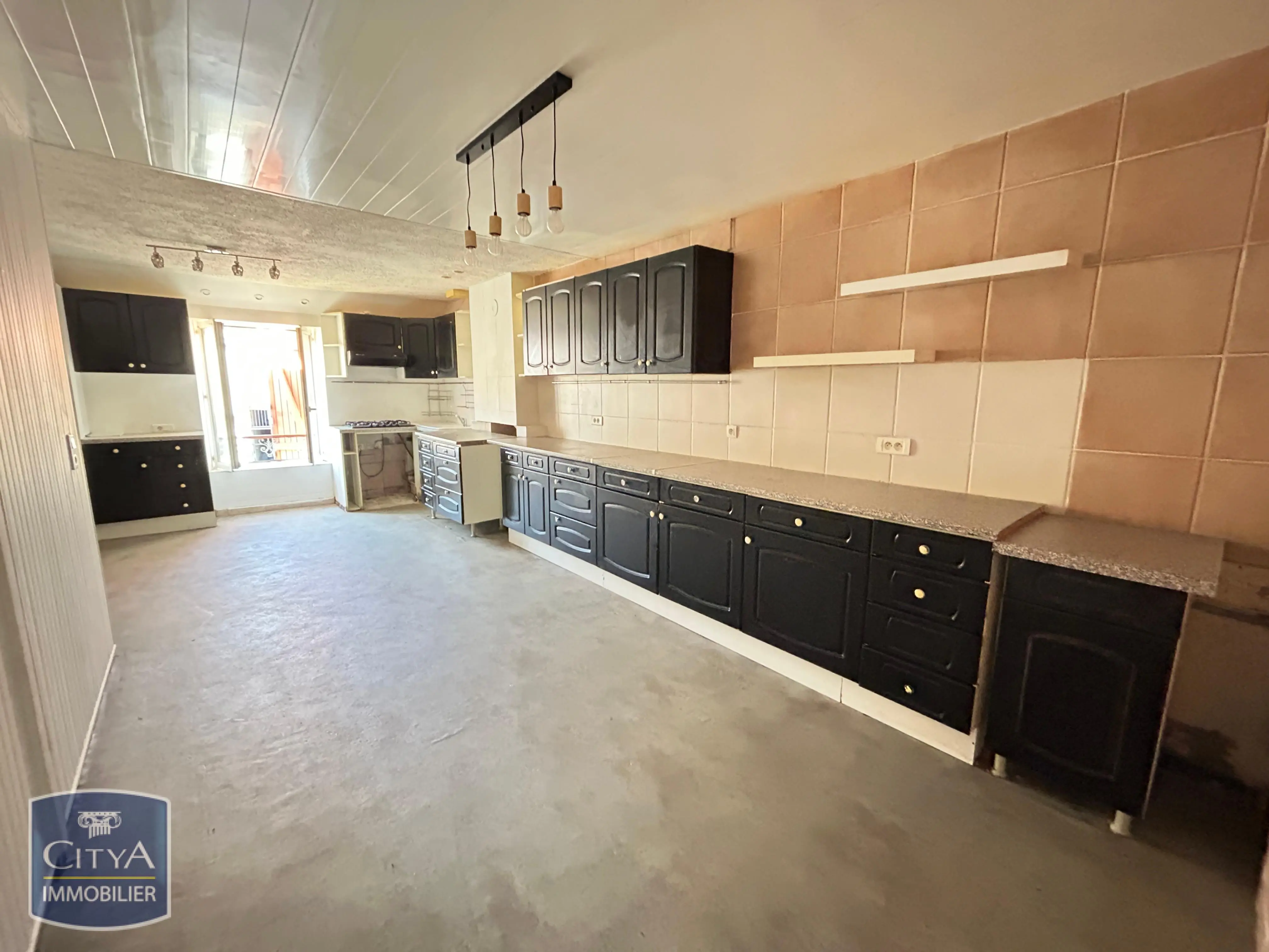 Photo 2 Immeuble 255m²