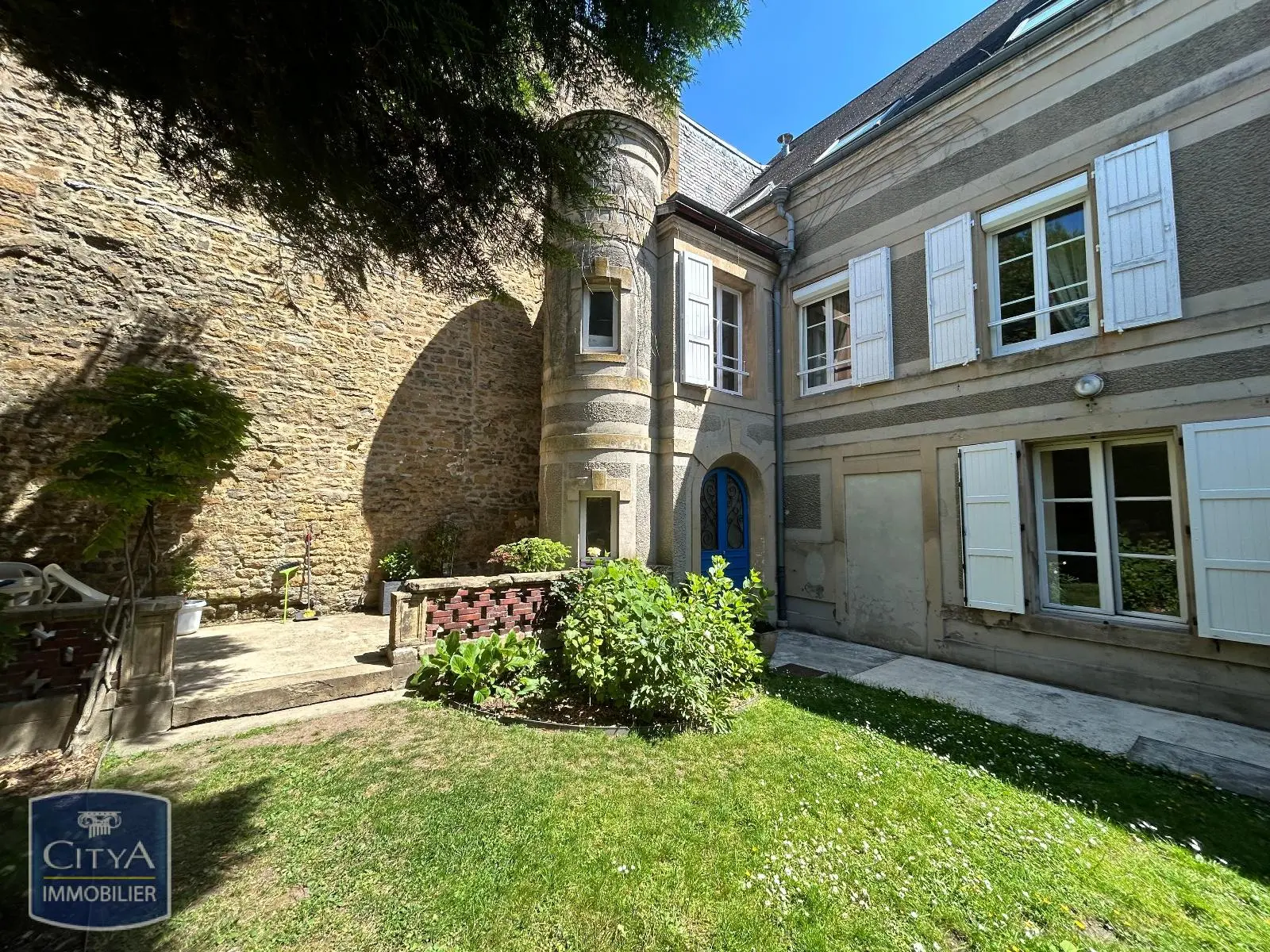 Photo 1 Local Professionnel