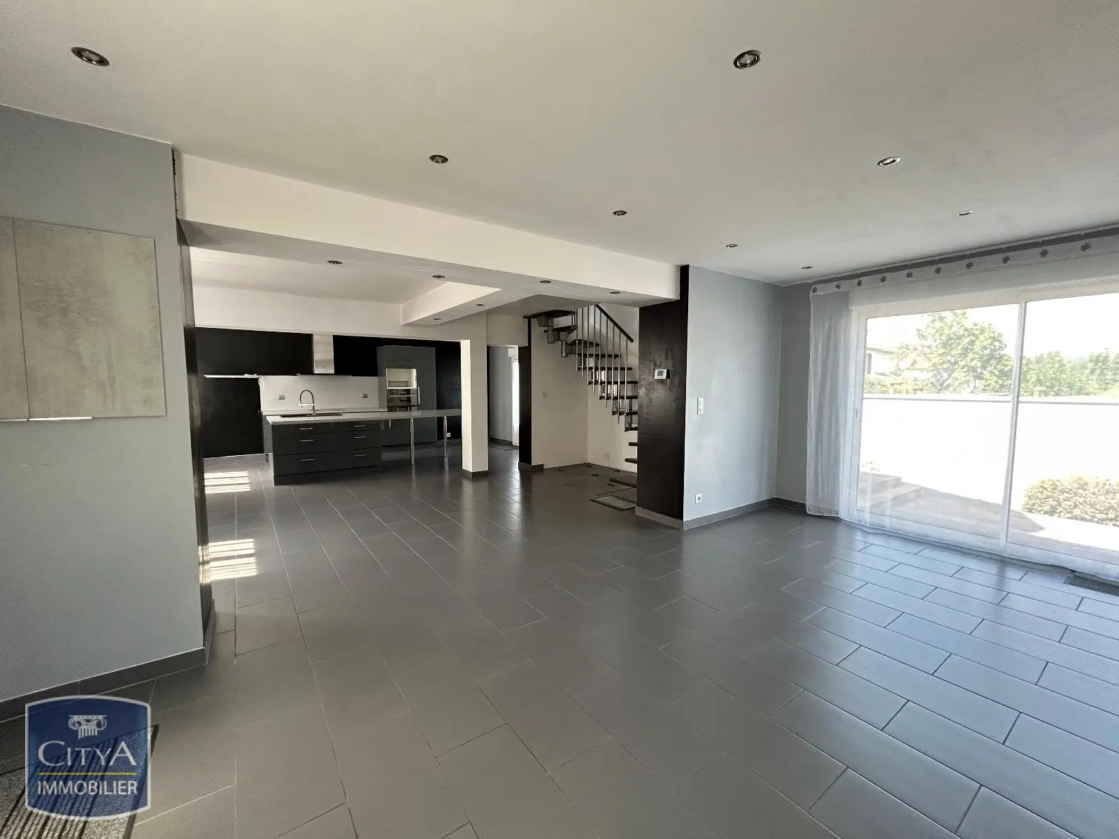 Photo 2 Maison 4 pièces 121m²